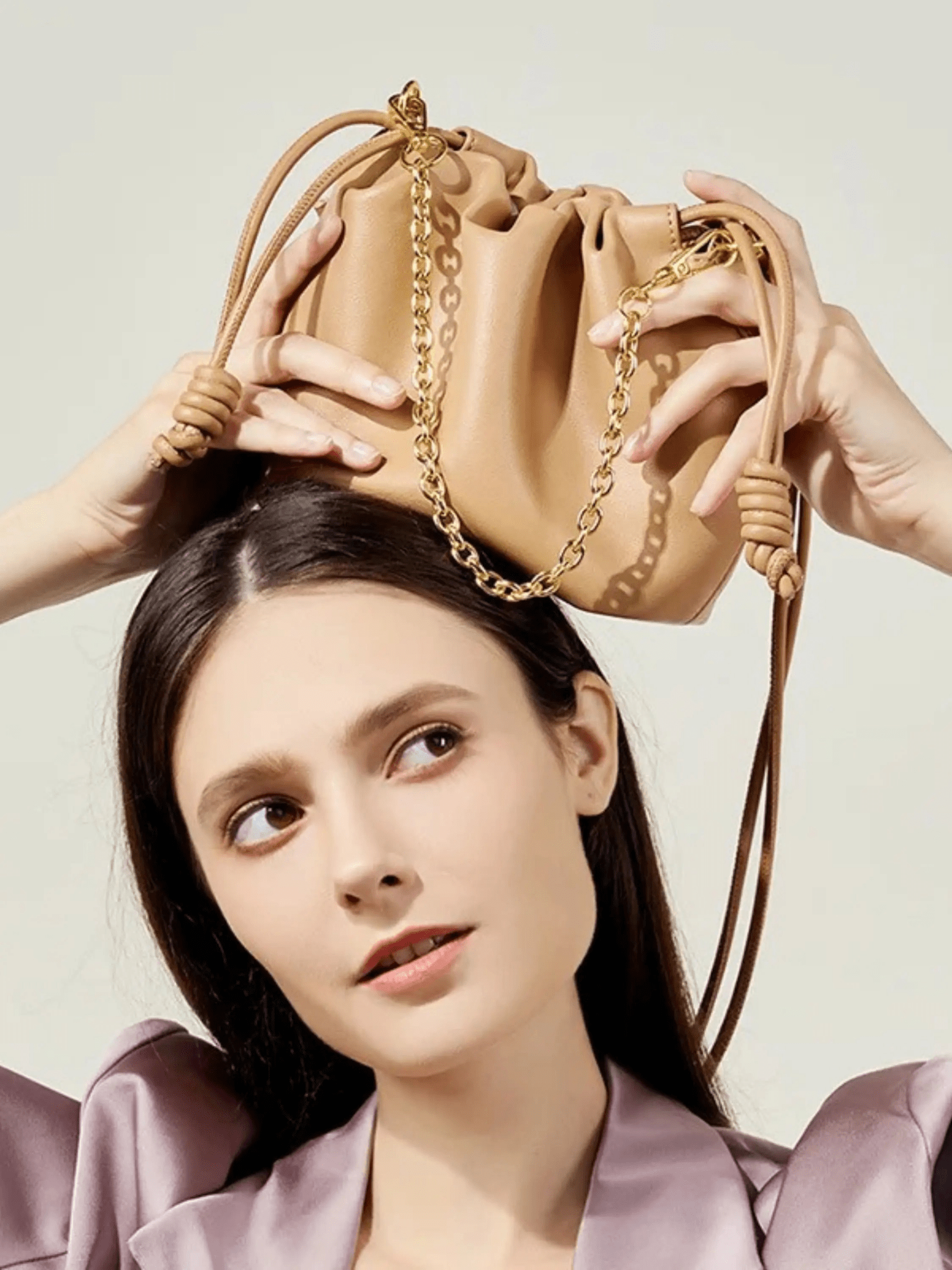 Isla | Beige Leather Drawstring Bag – Chic & Elegant - in Beige | Arvea Bags