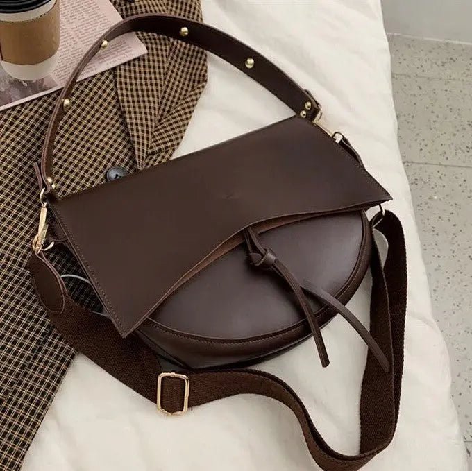 Isla | Contemporary Black Leather Crossbody – Sleek & Stylish - in Brown | Arvea Bags
