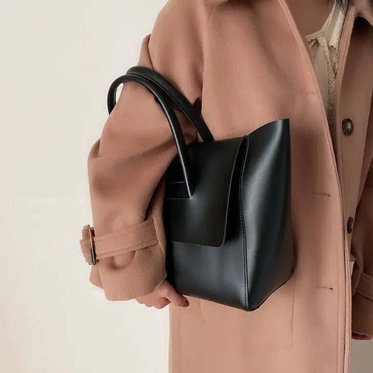 Katherine | Black Elegant Retro Tote – Timeless & Chic - in Black | Arvea Bags