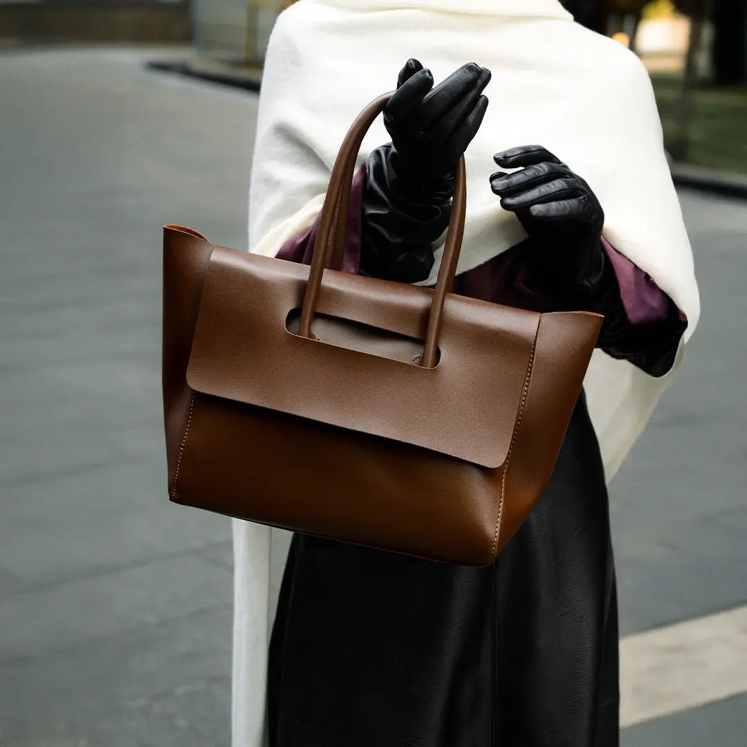 Katherine | Black Elegant Retro Tote – Timeless & Chic - in Brown | Arvea Bags
