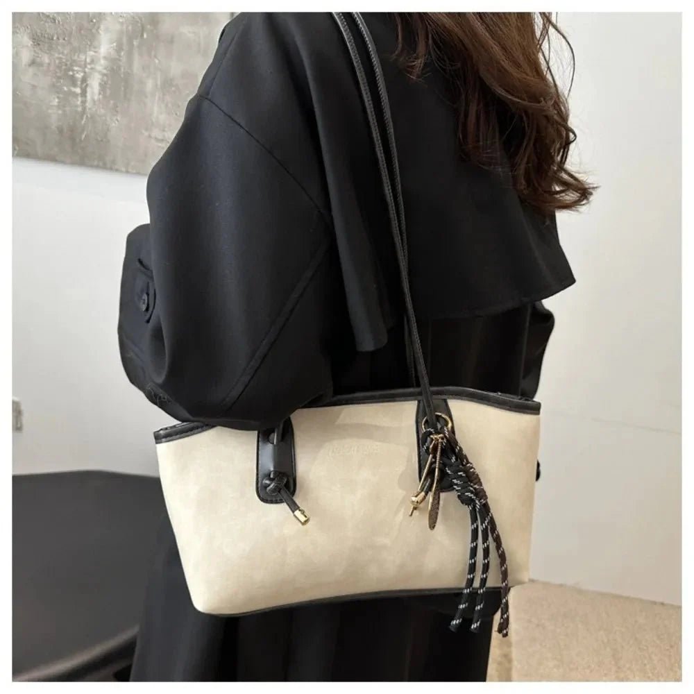 Large Vegan Leather Shoulder Bag – Stylish Everyday Handbag with Spacious Design - in White | Arvea Bags