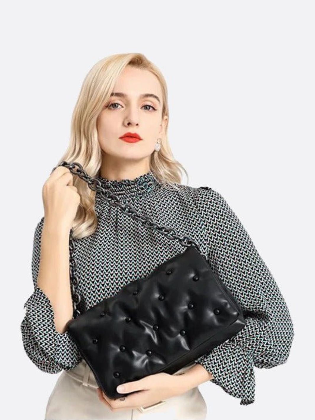 Lie Chic Black Quilted Bag with Chain Strap - in Black | Arvea Bags