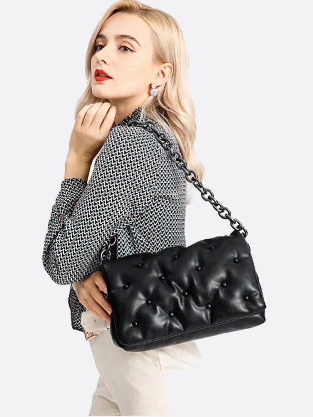 Lie Chic Black Quilted Bag with Chain Strap - in Black | Arvea Bags
