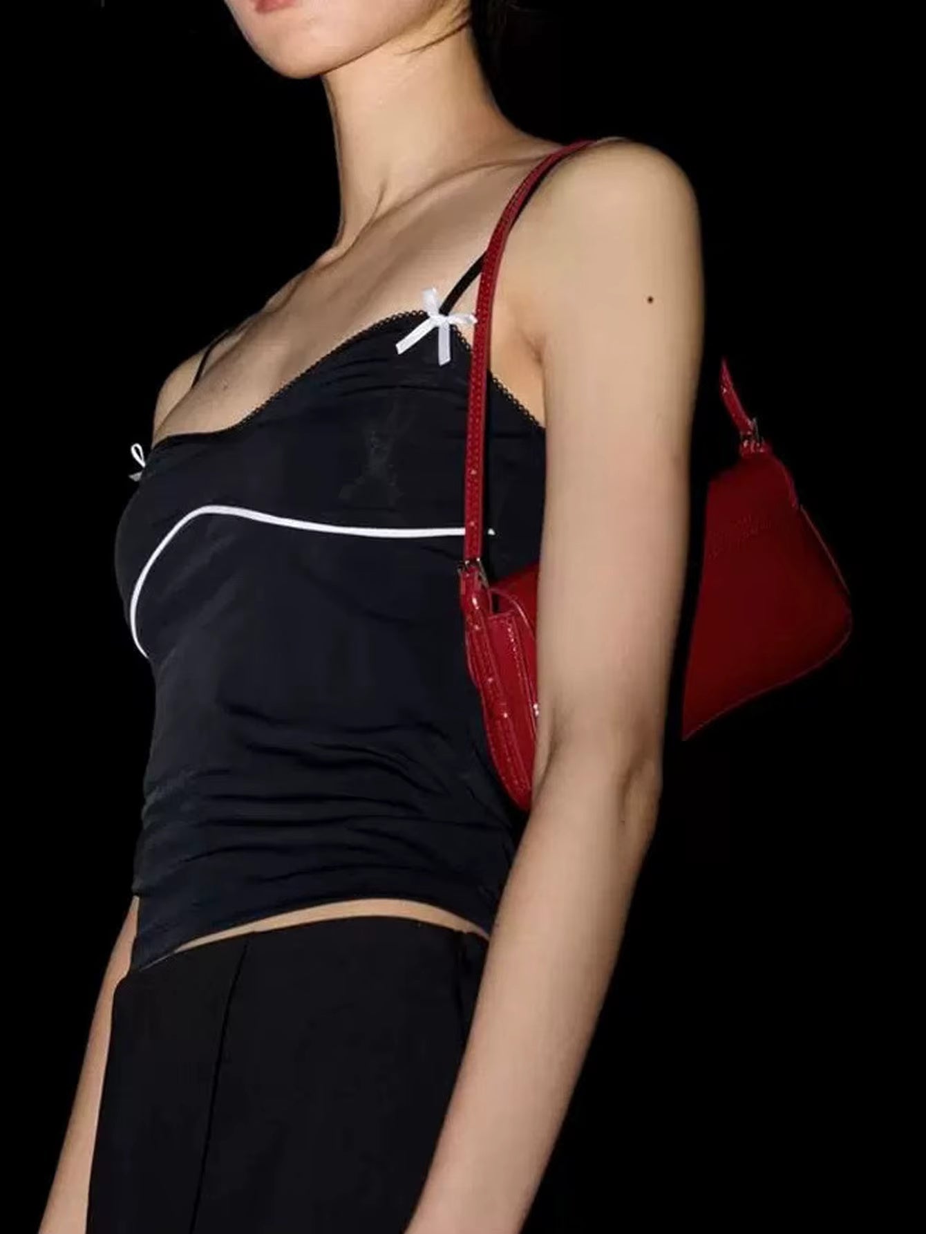 Lina | Glossy Vegan Leather Shoulder Bag – Sleek Flap & Retro Baguette Shape - in Red | Arvea Bags