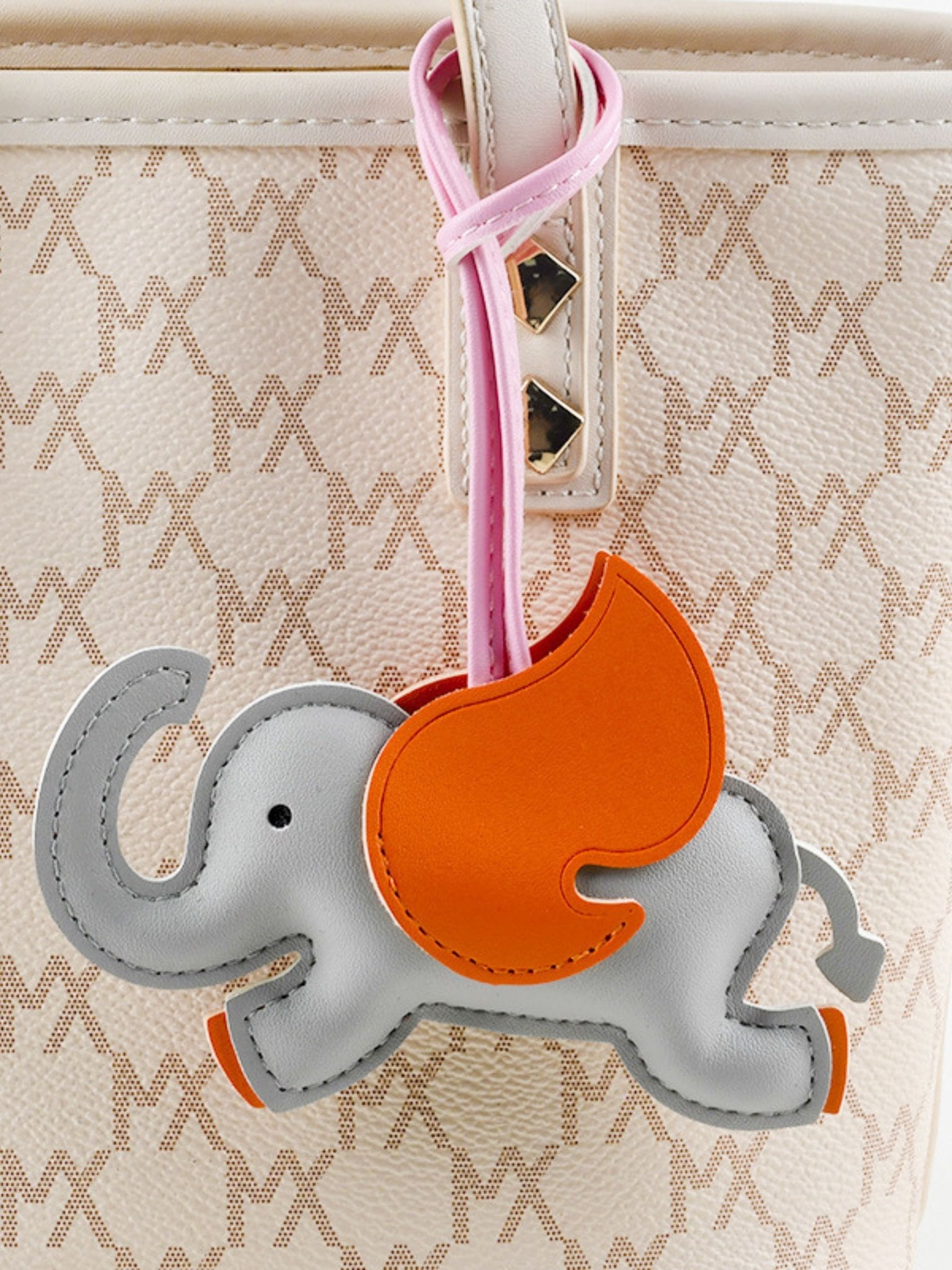 Luthien | Flying Elephant Leather Bag Charm – Whimsical Elegance & Playful Luxury - in Gray | Arvea Bags