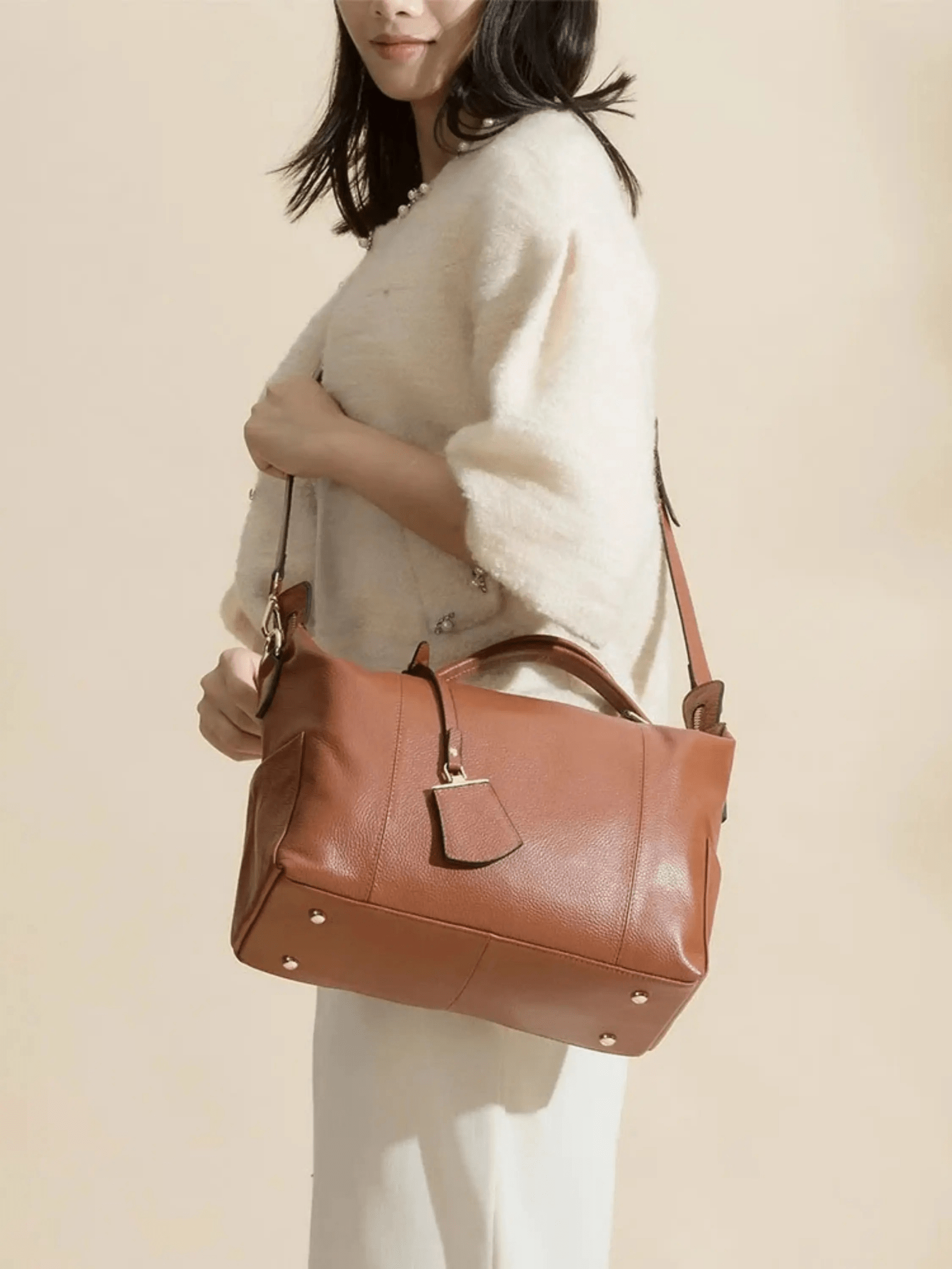 Madeline | Brown Leather Weekender Tote – Chic & Spacious - in Black | Arvea Bags