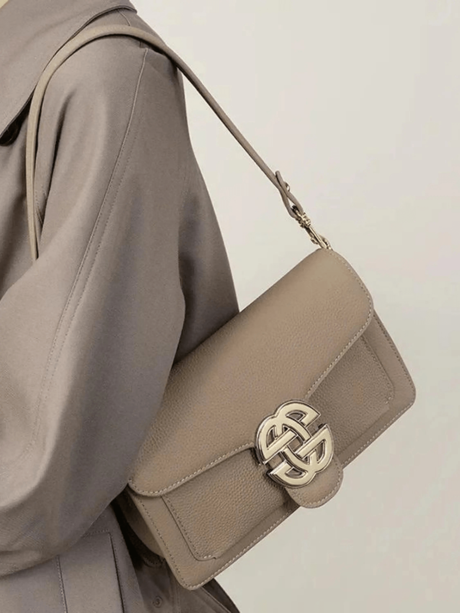 Mariselle | Luxe Taupe Leather Crossbody Bag – Elegant & Versatile - in Khaki | Arvea Bags