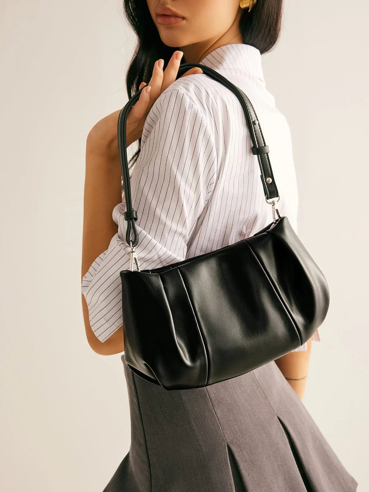 Mia | Classic Pleated Shoulder Bag – Timeless Elegance & Functionality - in Black | Arvea Bags