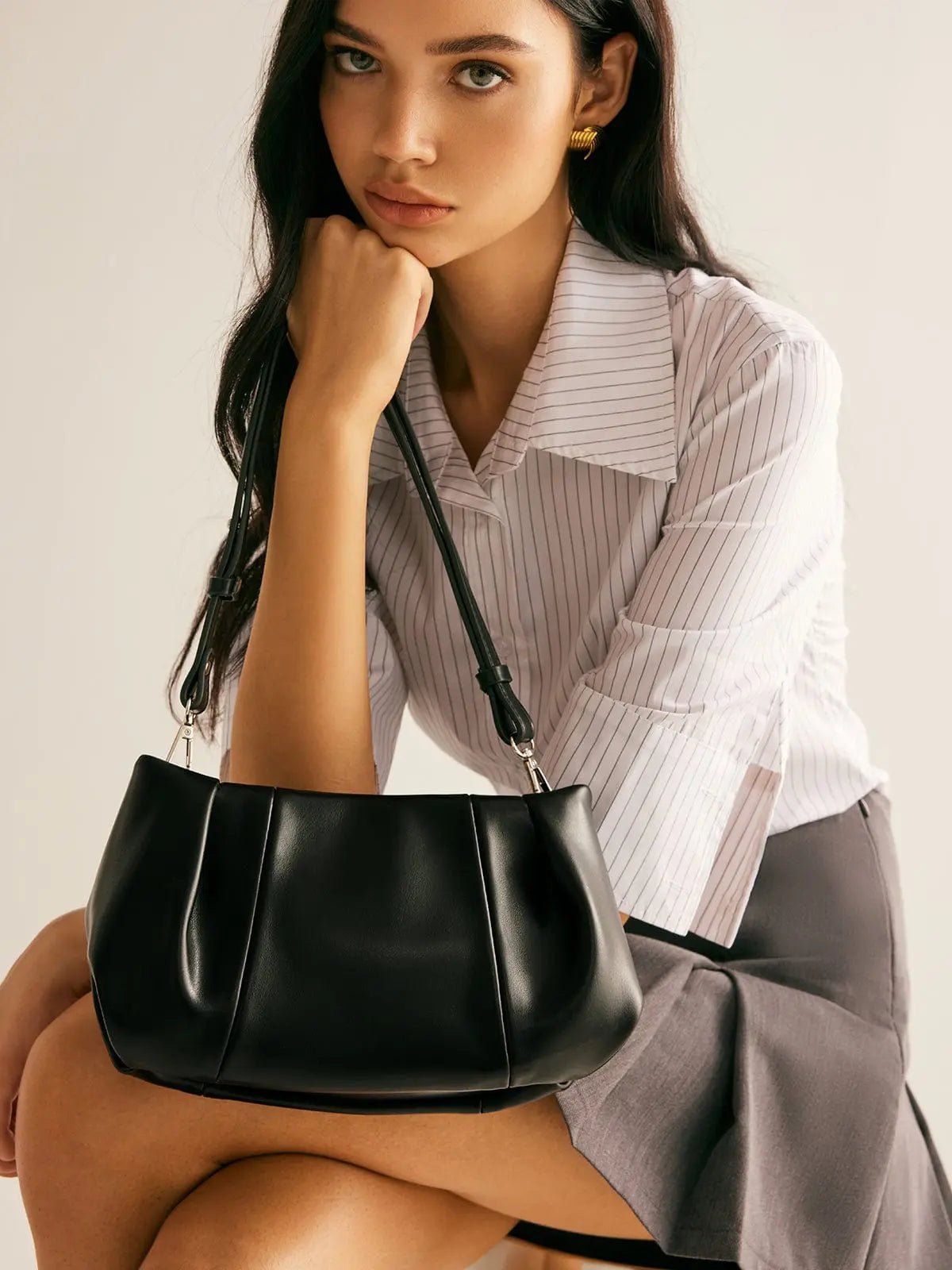 Mia | Classic Pleated Shoulder Bag – Timeless Elegance & Functionality - in Black | Arvea Bags