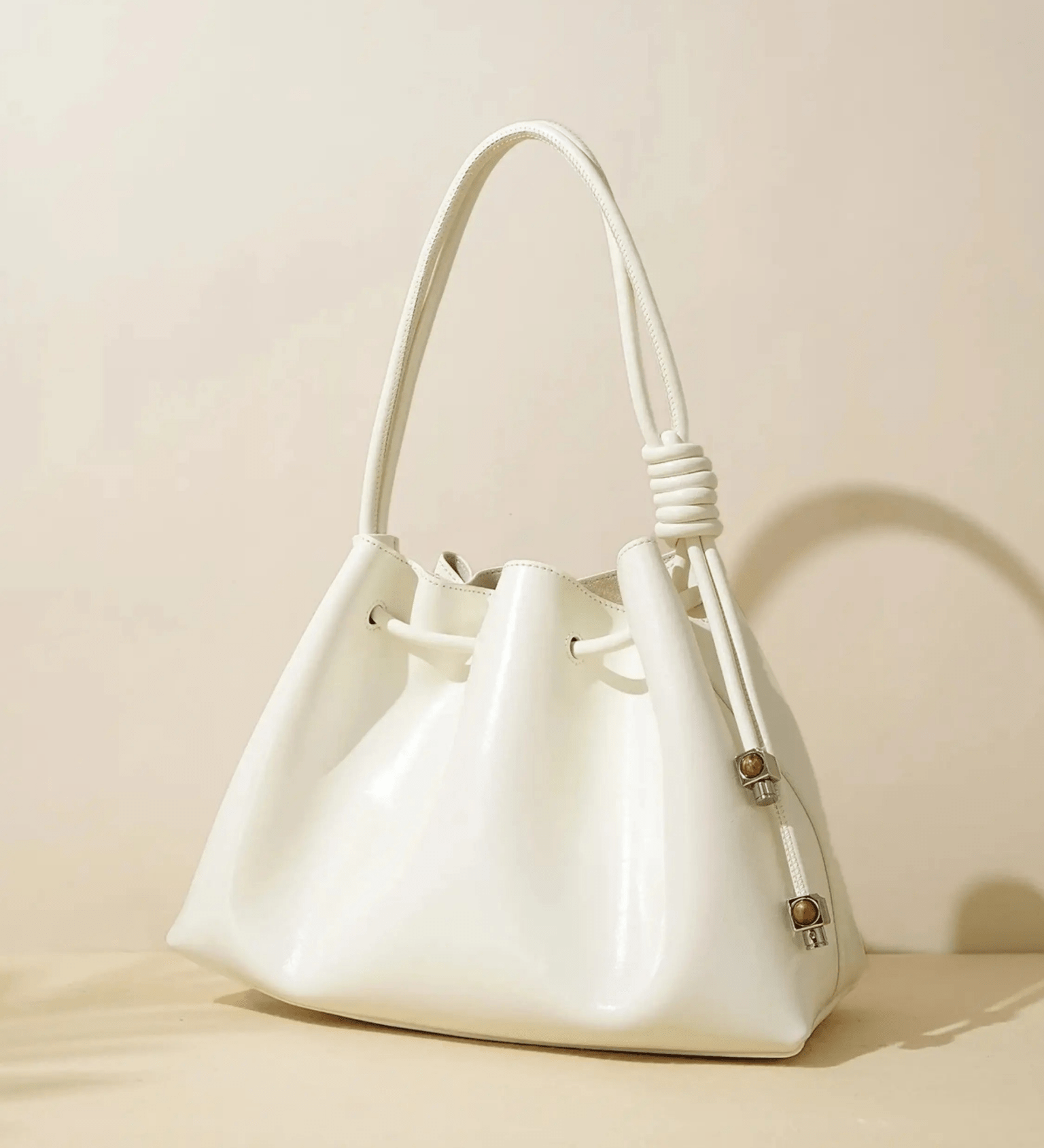 Mila | Luxe Caramel Leather Bucket Bag – Chic & Spacious - in Beige | Arvea Bags