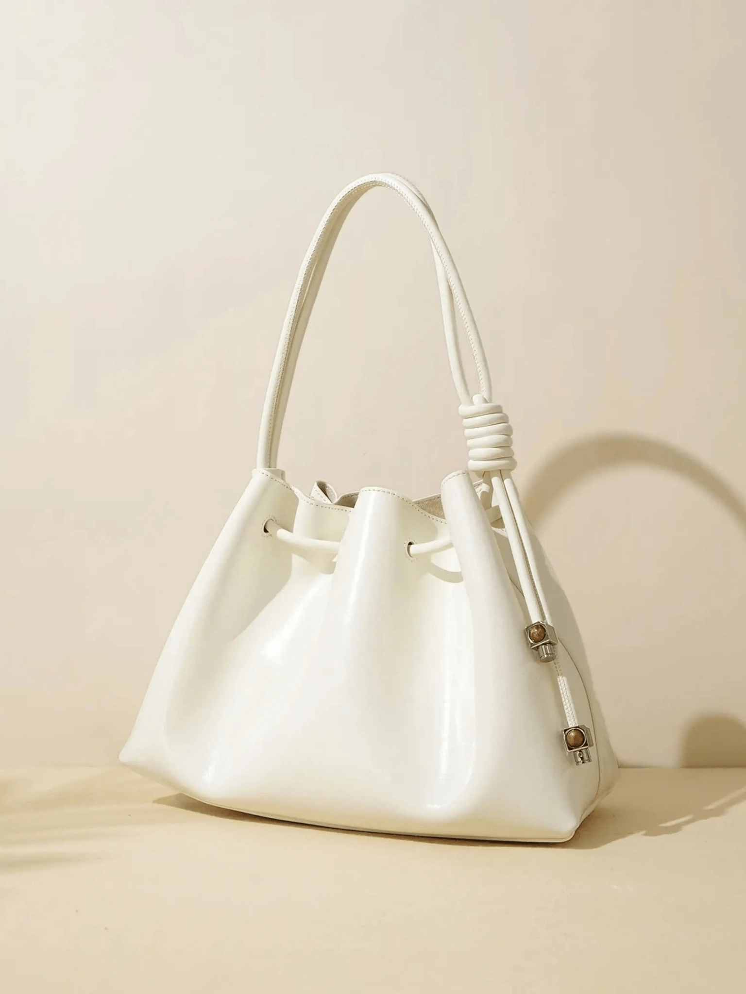 Mila | Luxe Caramel Leather Bucket Bag – Chic & Spacious - in Beige | Arvea Bags