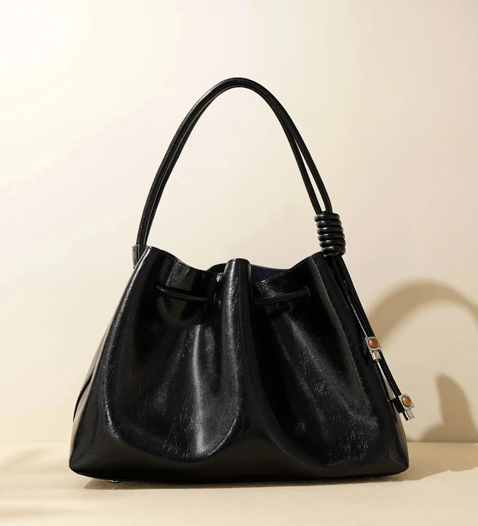 Mila | Luxe Caramel Leather Bucket Bag – Chic & Spacious - in Black | Arvea Bags