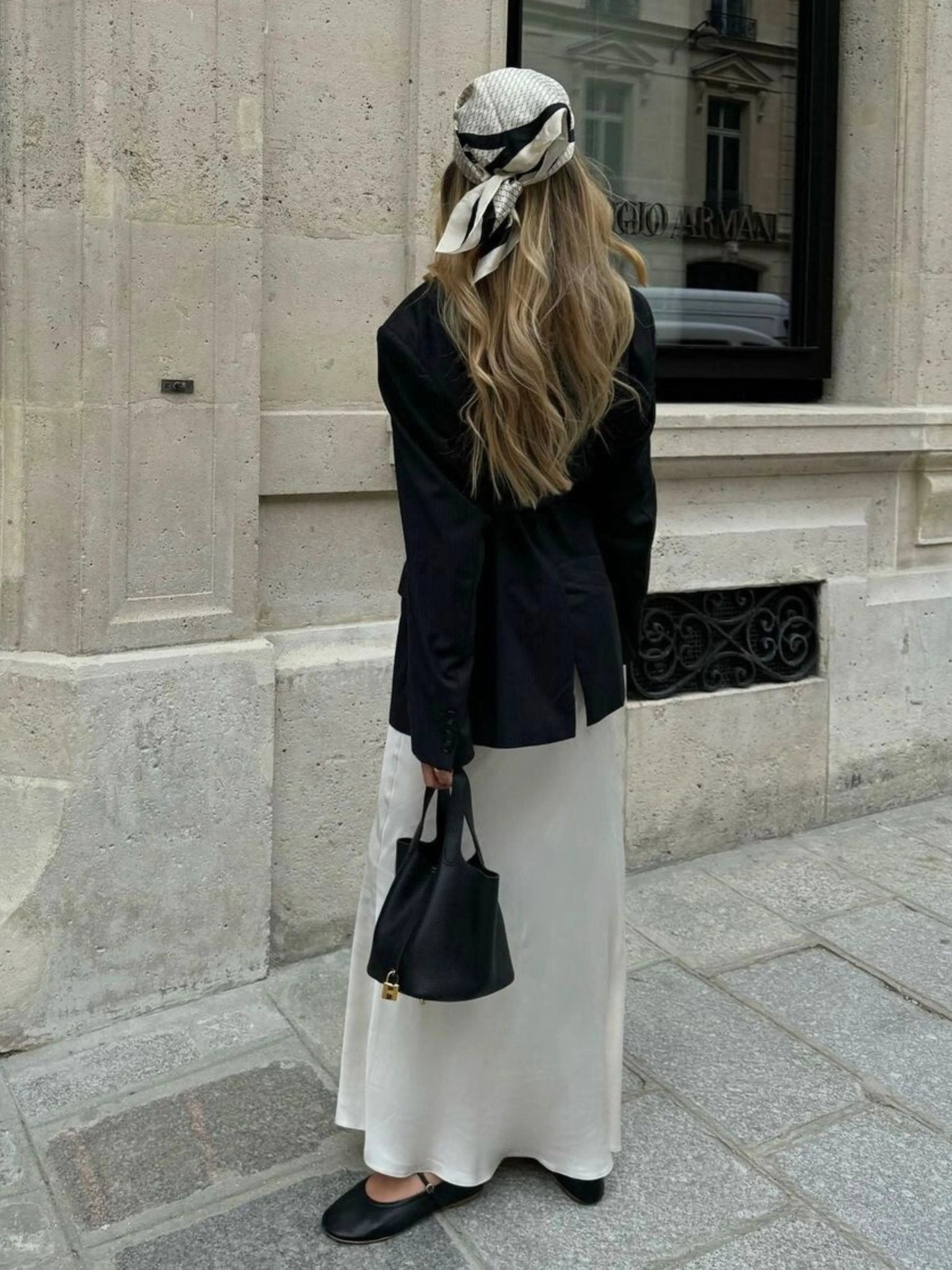 Minimalist Leather Bucket Bag – Small Structured Tote with Gold Padlock Detail - in Black | Arvea Bags