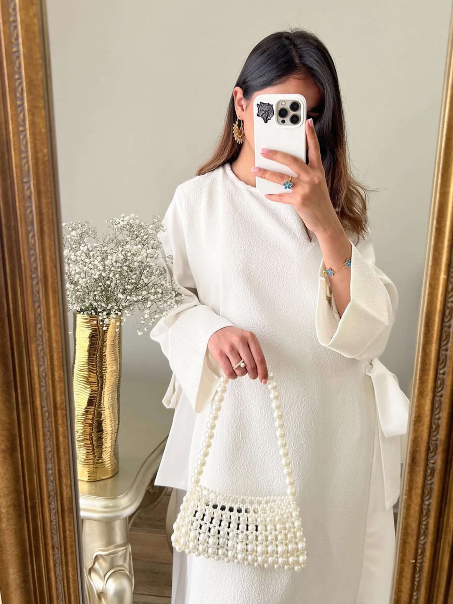 Pearl Beaded Top Handle Bag – Vintage - Inspired Handbag for Special Occasions - in White | Arvea Bags