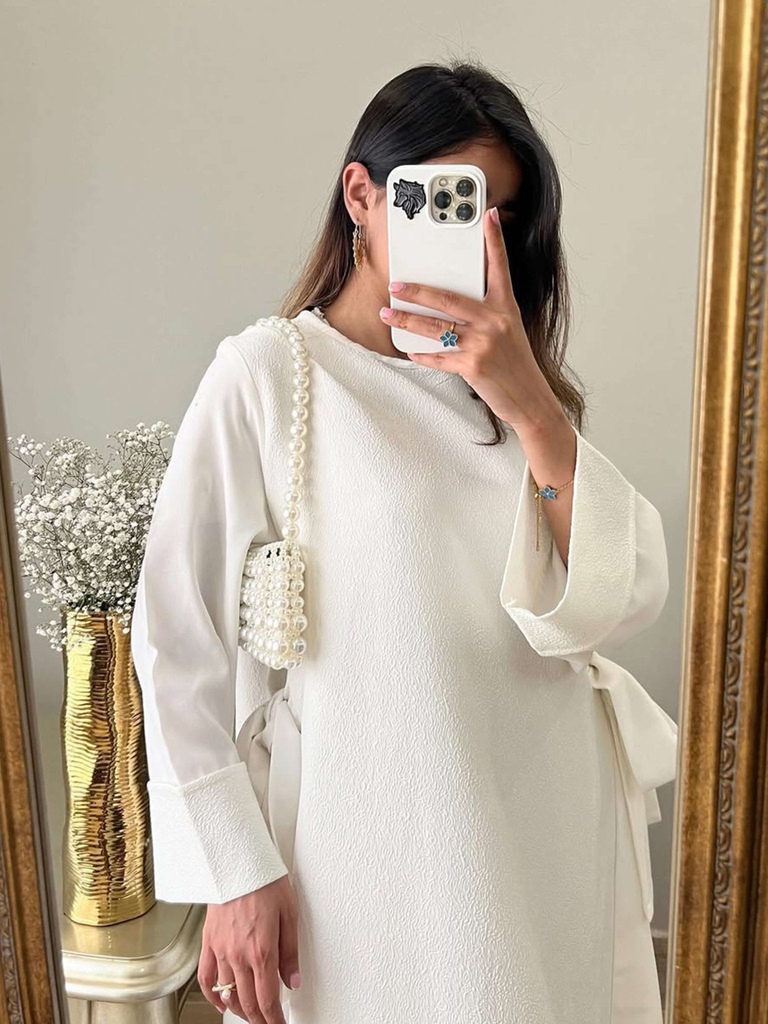 Pearl Beaded Top Handle Bag – Vintage - Inspired Handbag for Special Occasions - in White | Arvea Bags