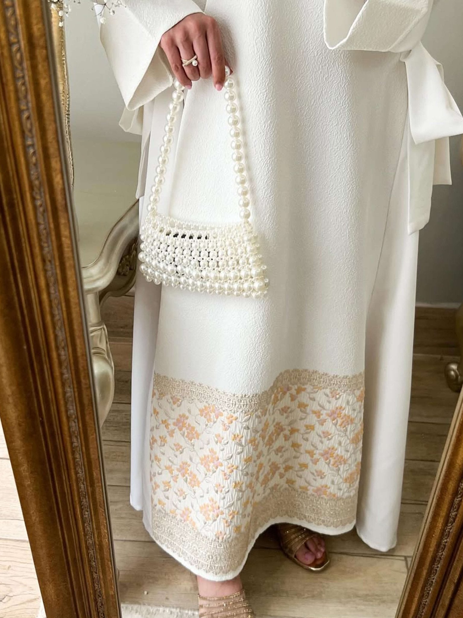 Pearl Beaded Top Handle Bag – Vintage - Inspired Handbag for Special Occasions - in White | Arvea Bags