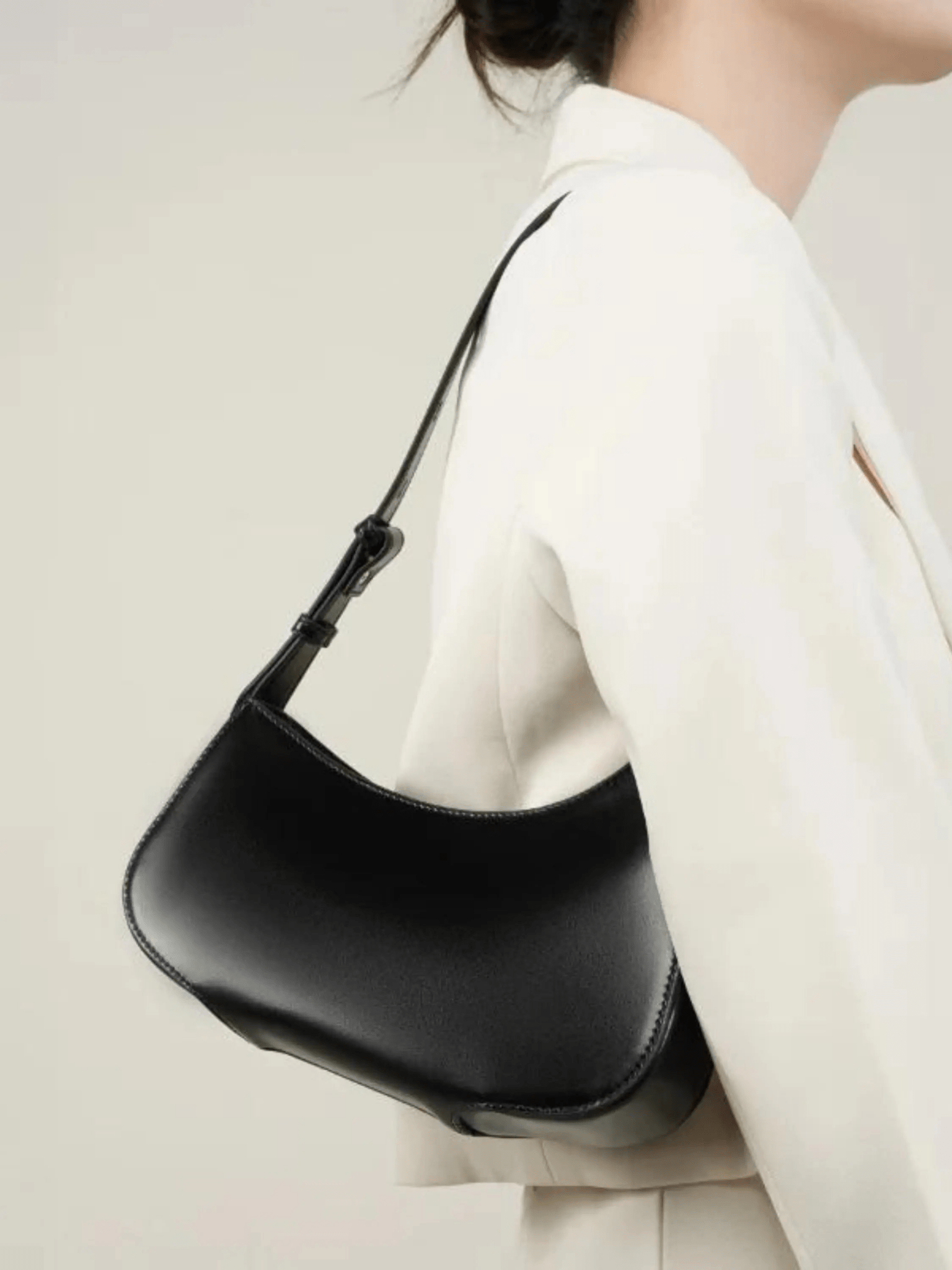Scarlett | Luxe Red Leather Shoulder Bag – Bold & Chic - in Black | Arvea Bags