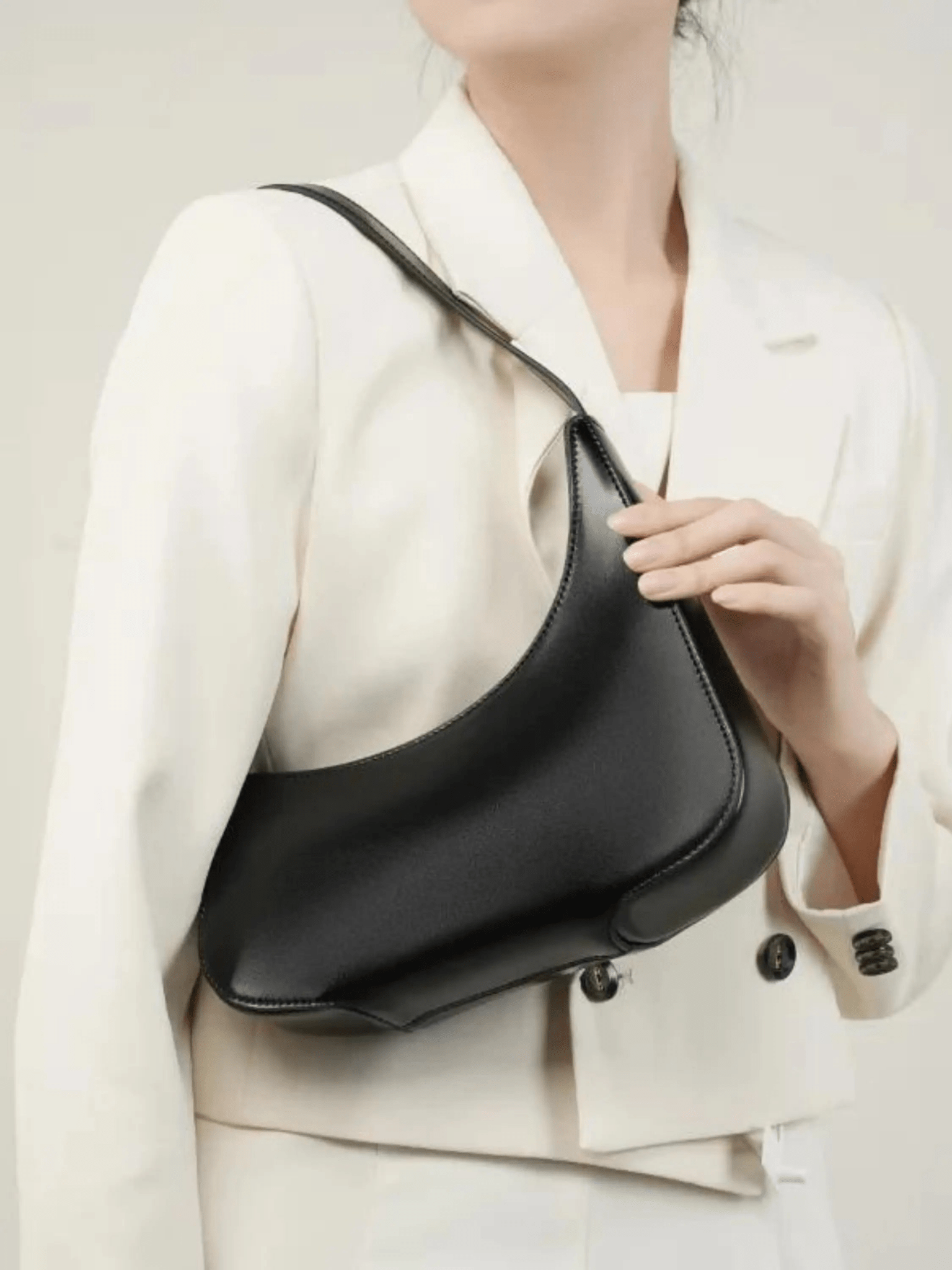Scarlett | Luxe Red Leather Shoulder Bag – Bold & Chic - in Black | Arvea Bags