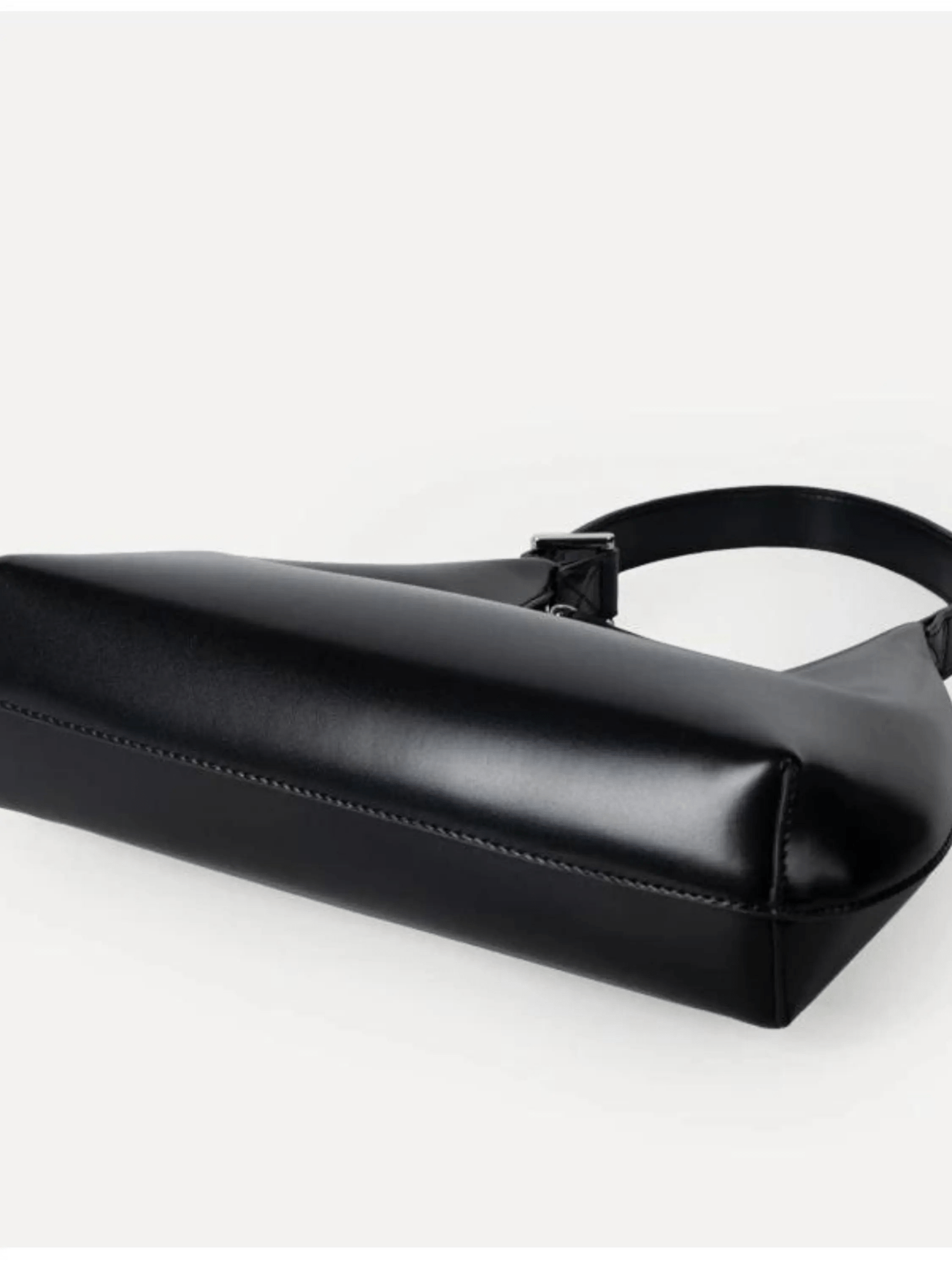 Selene | Luxe Black Leather Shoulder Bag – Sleek & Modern - in Black | Arvea Bags