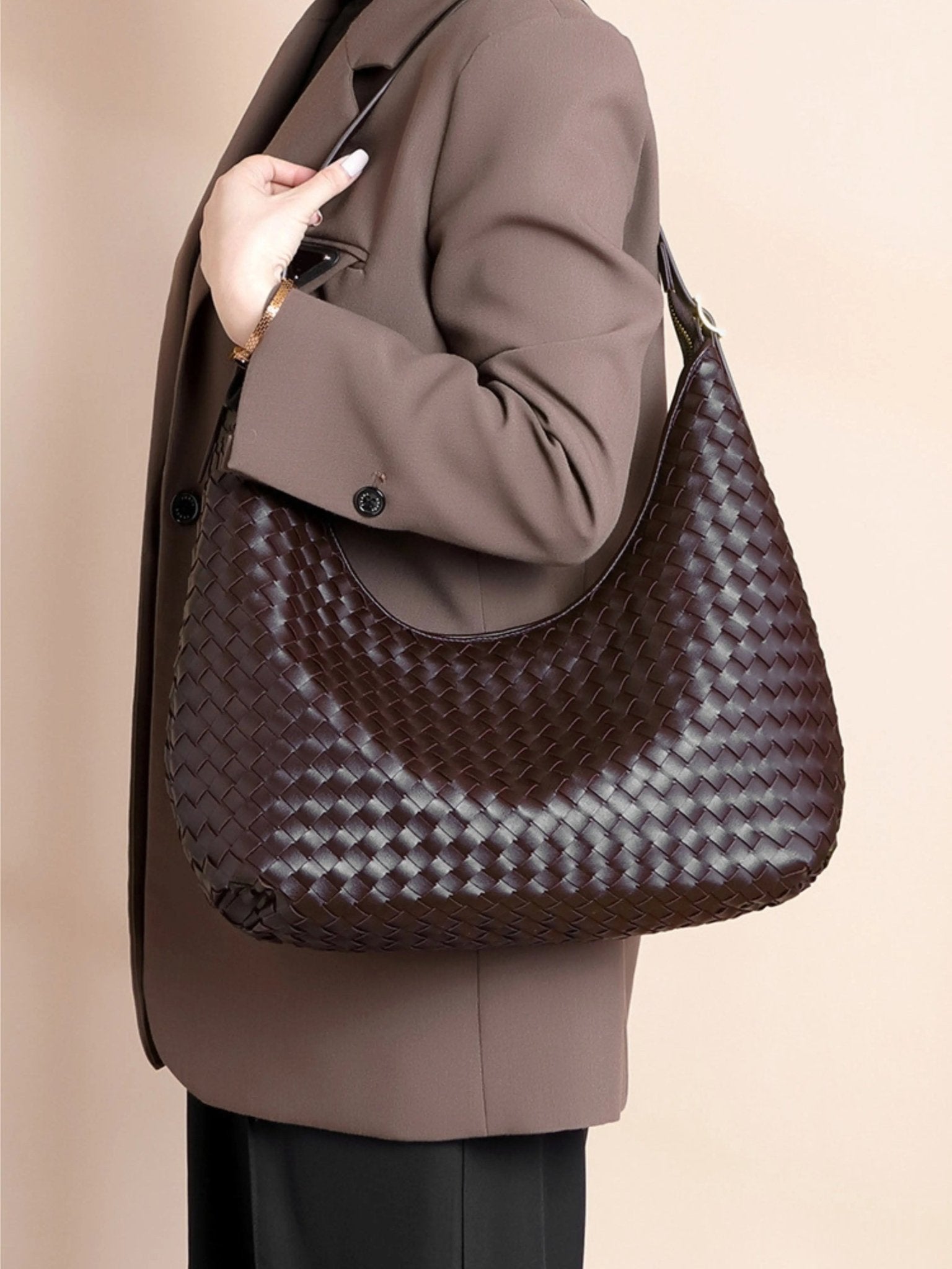 Siena | Brown Woven Leather Shoulder Bag – Sophisticated & Timeless - in Grey | Arvea Bags