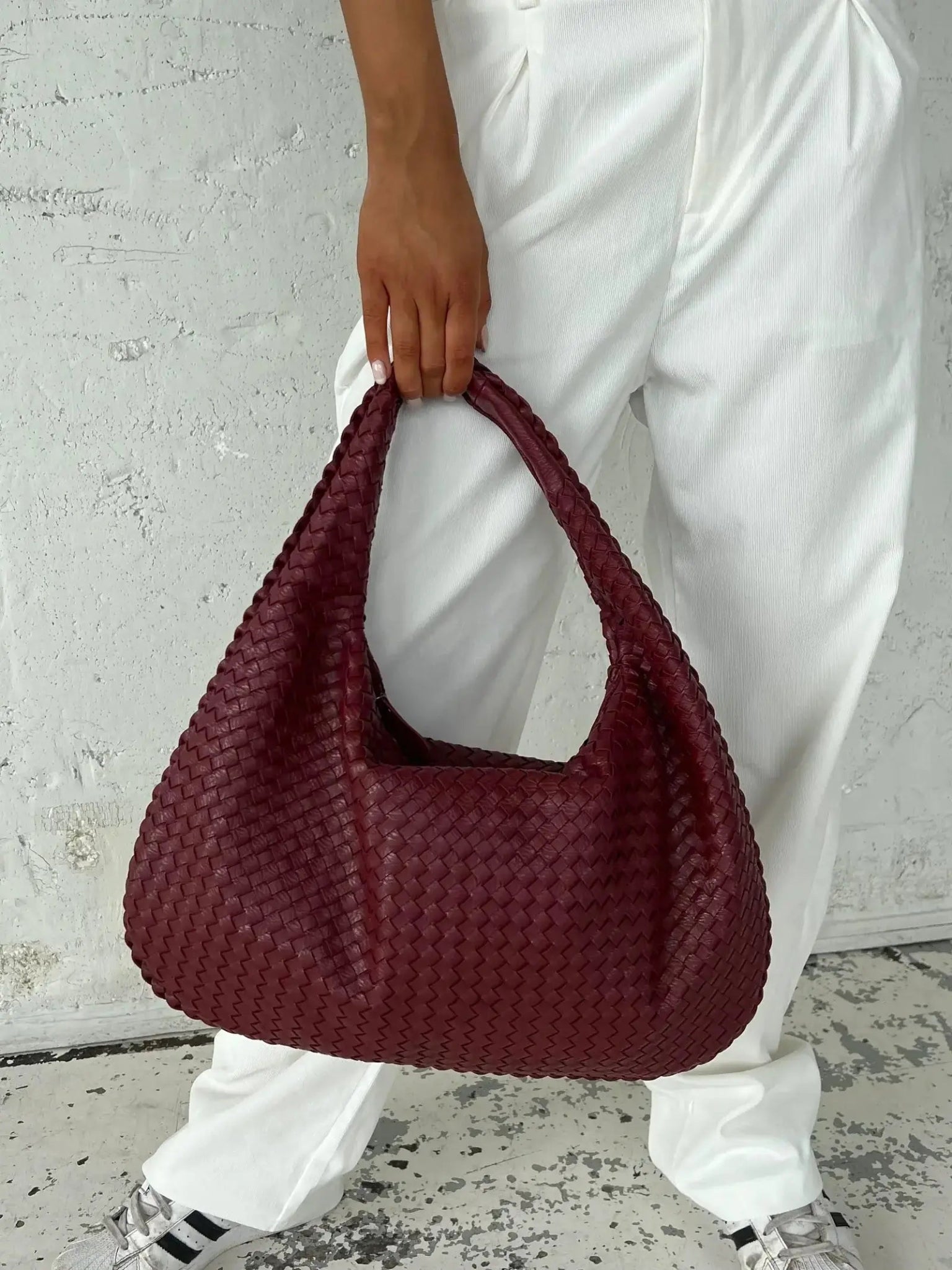 Soft Woven Shoulder Bag – Minimalist Hobo Design in Vegan Leather - in Dark Brown | Arvea Bags