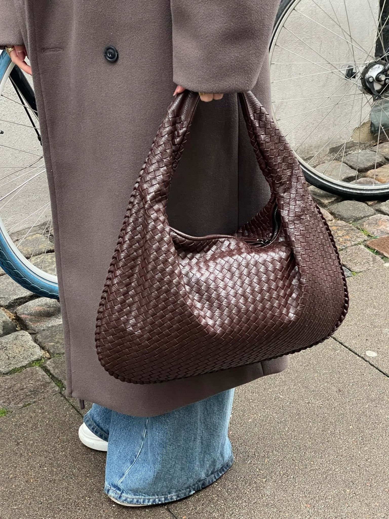 Soft Woven Shoulder Bag – Minimalist Hobo Design in Vegan Leather - in Dark Brown | Arvea Bags