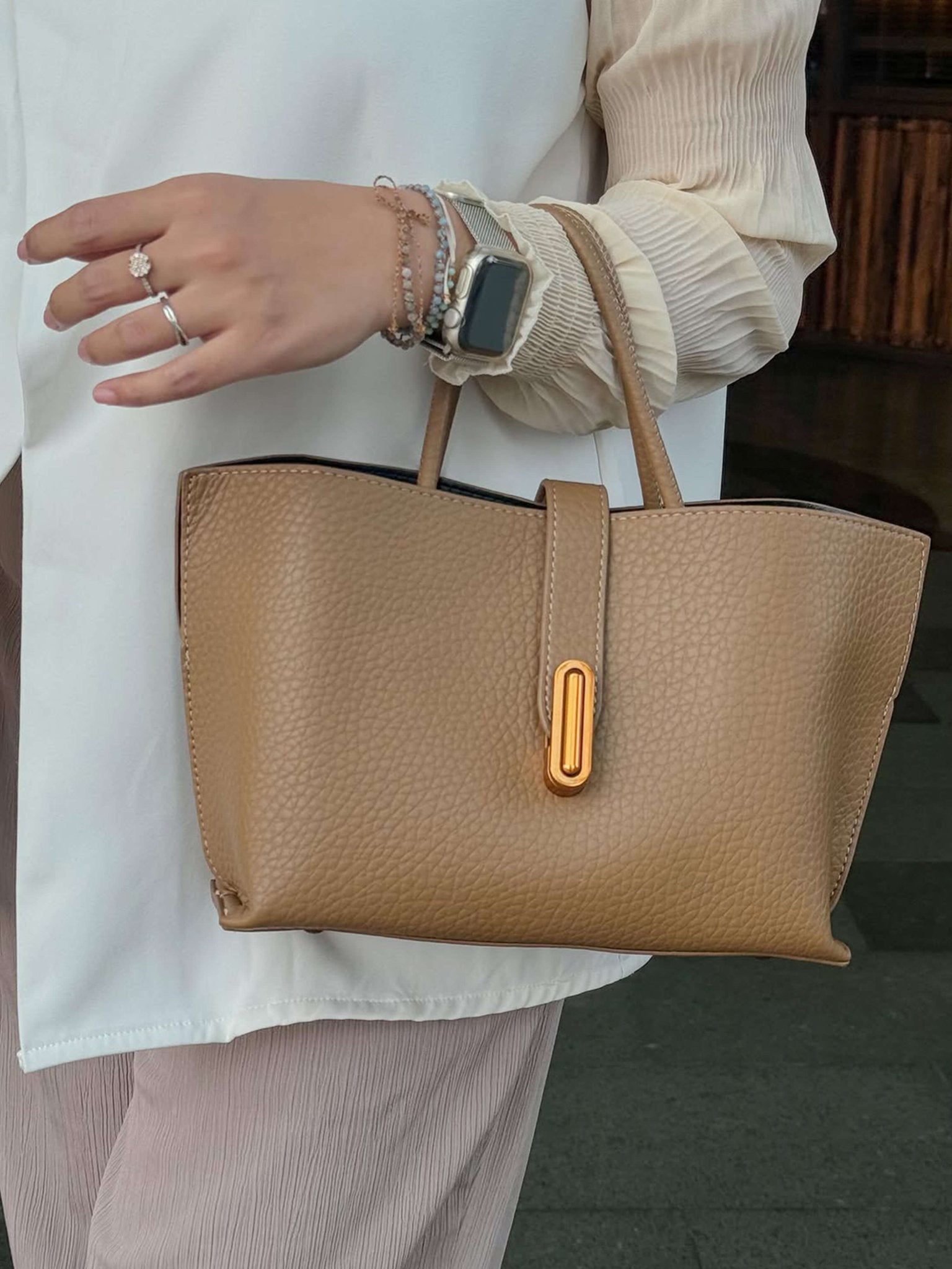 Structured Tote Handbag – Elegant Everyday Shoulder Bag for Work & Outings - in Beige | Arvea Bags