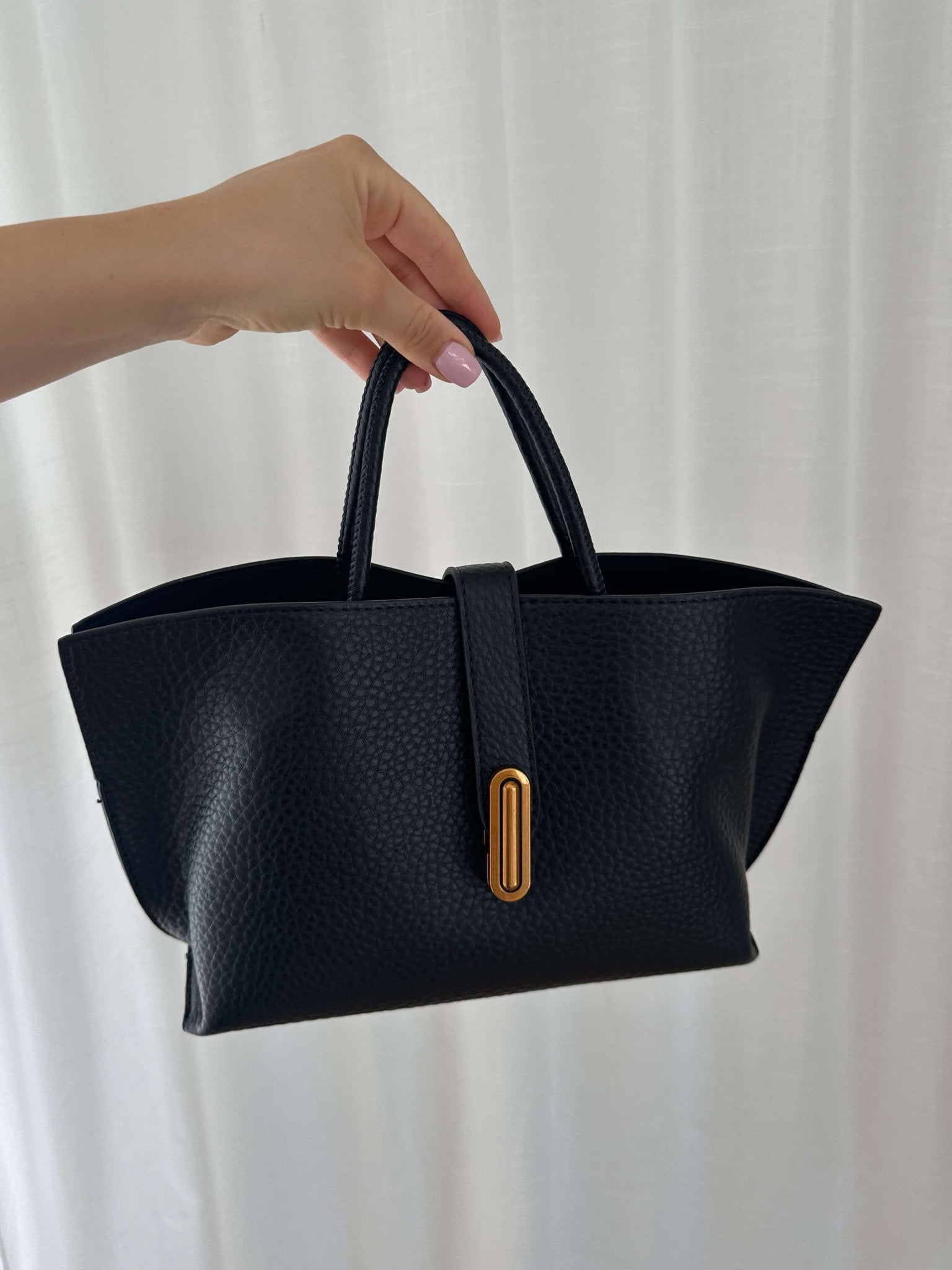 Structured Tote Handbag – Elegant Everyday Shoulder Bag for Work & Outings - in Black | Arvea Bags