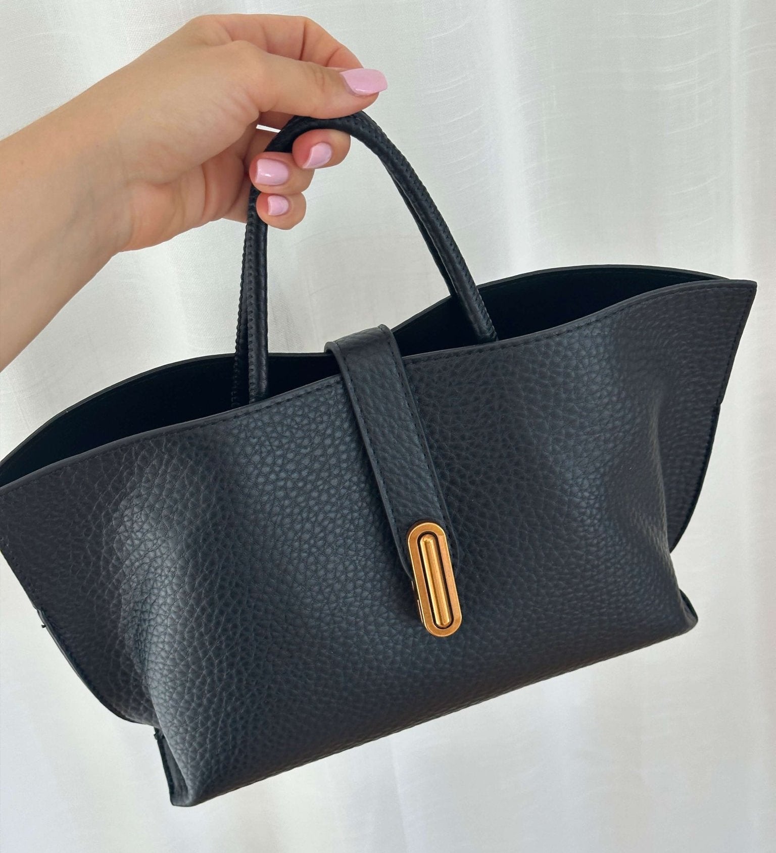 Structured Tote Handbag – Elegant Everyday Shoulder Bag for Work & Outings - in Black | Arvea Bags