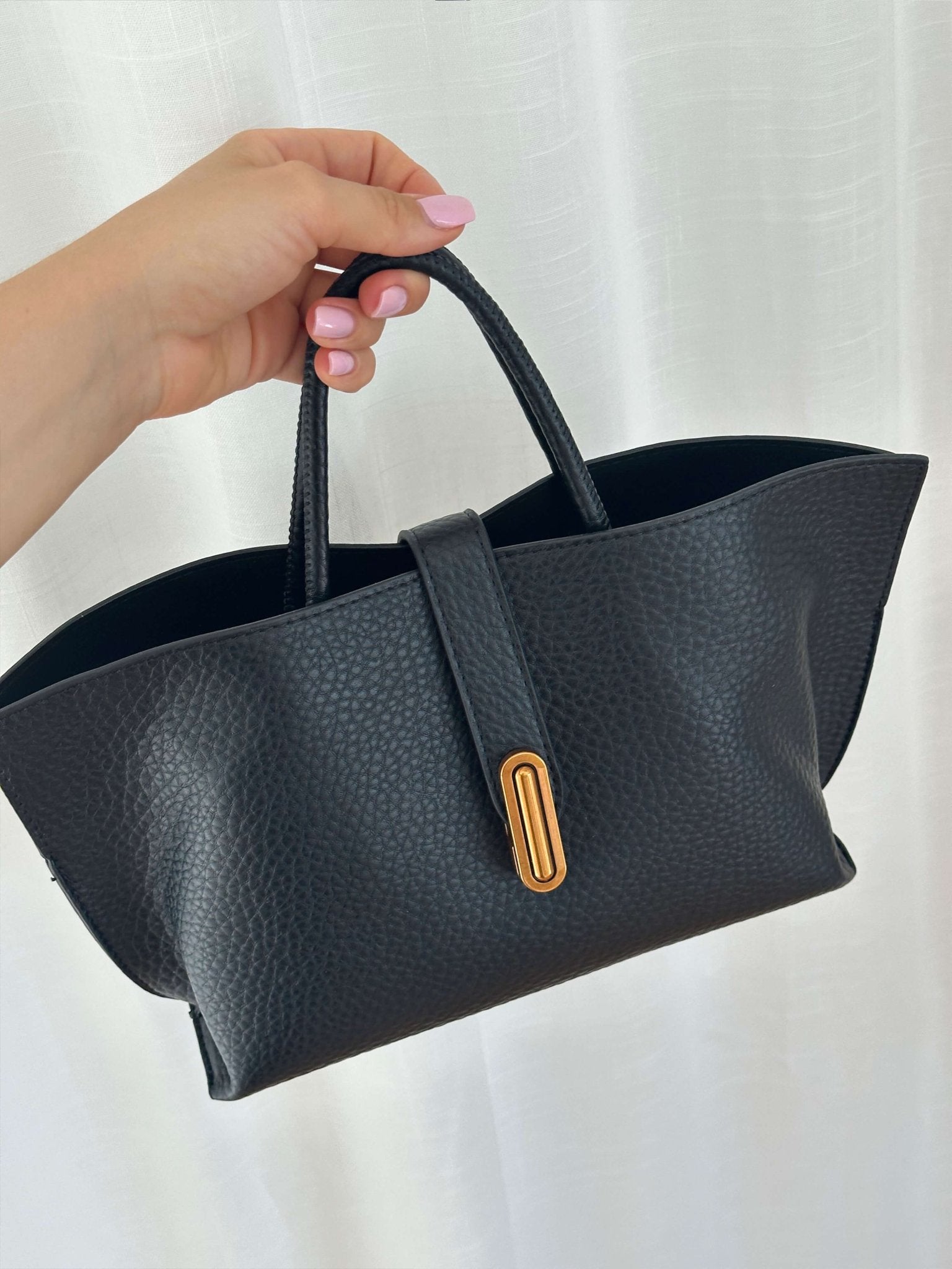 Structured Tote Handbag – Elegant Everyday Shoulder Bag for Work & Outings - in Black | Arvea Bags