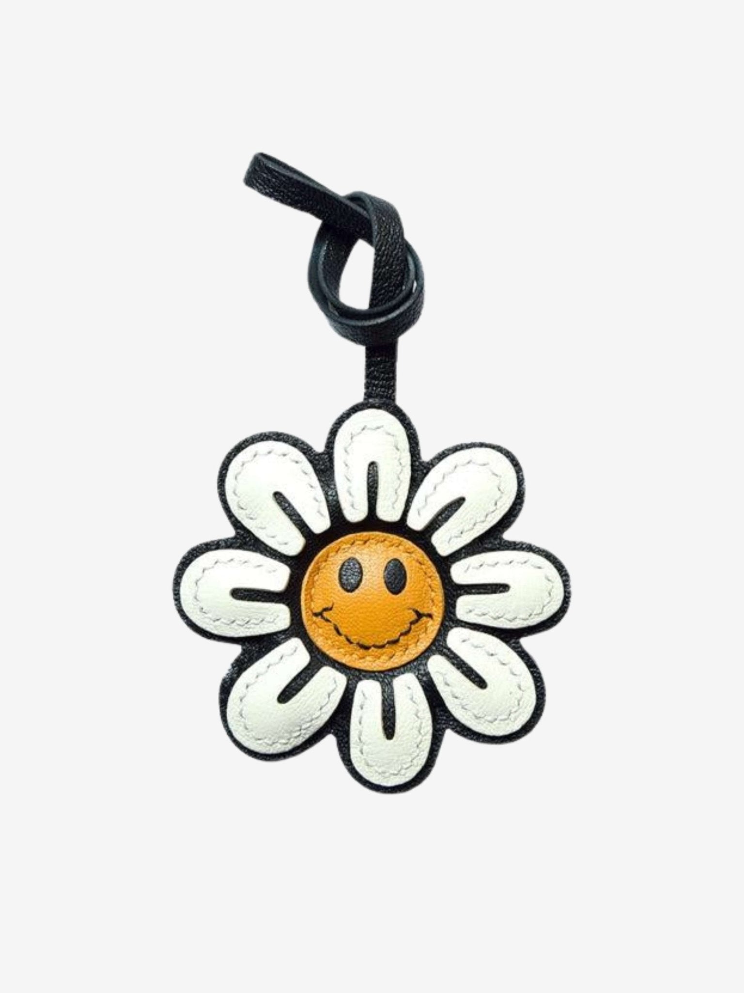 Sylvara | Smiley Daisy Leather Bag Charm – Cheerful, Stylish & Fun - in Light Beige | Arvea Bags