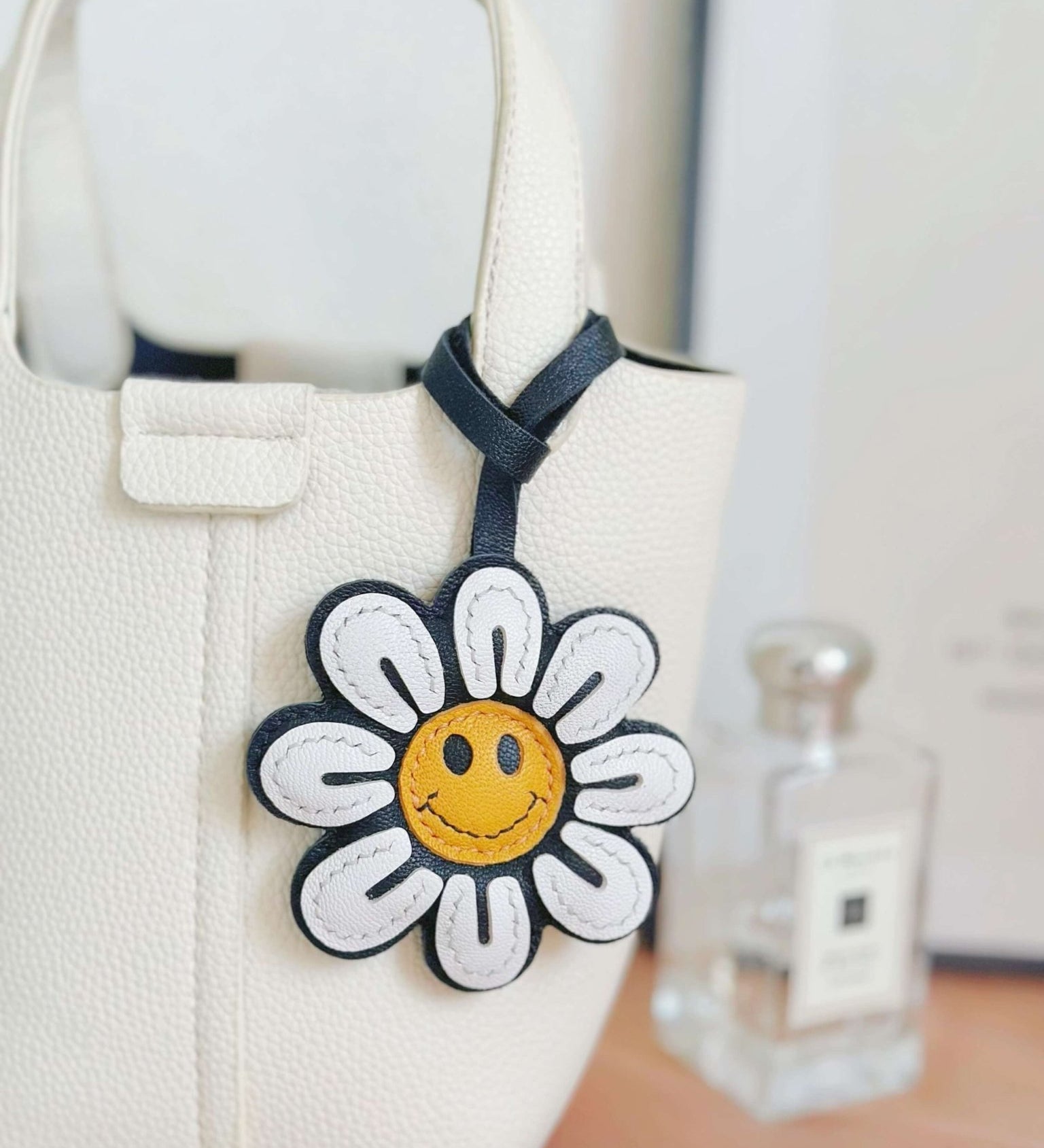 Sylvara | Smiley Daisy Leather Bag Charm – Cheerful, Stylish & Fun - in Light Beige | Arvea Bags