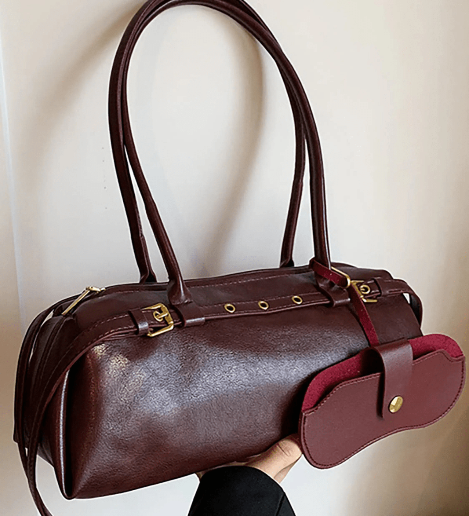 Sylvaris | Black Leather Shoulder Bag – Sleek & Sophisticated - in Wine Red | Arvea Bags