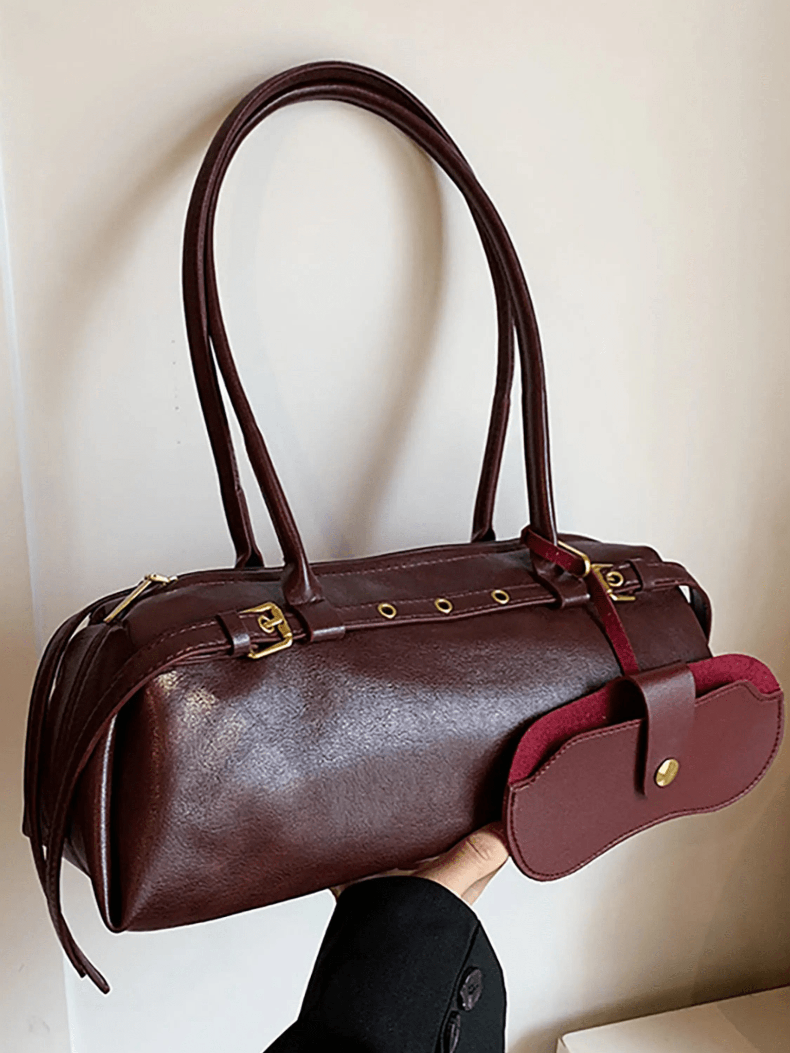 Sylvaris | Black Leather Shoulder Bag – Sleek & Sophisticated - in Wine Red | Arvea Bags