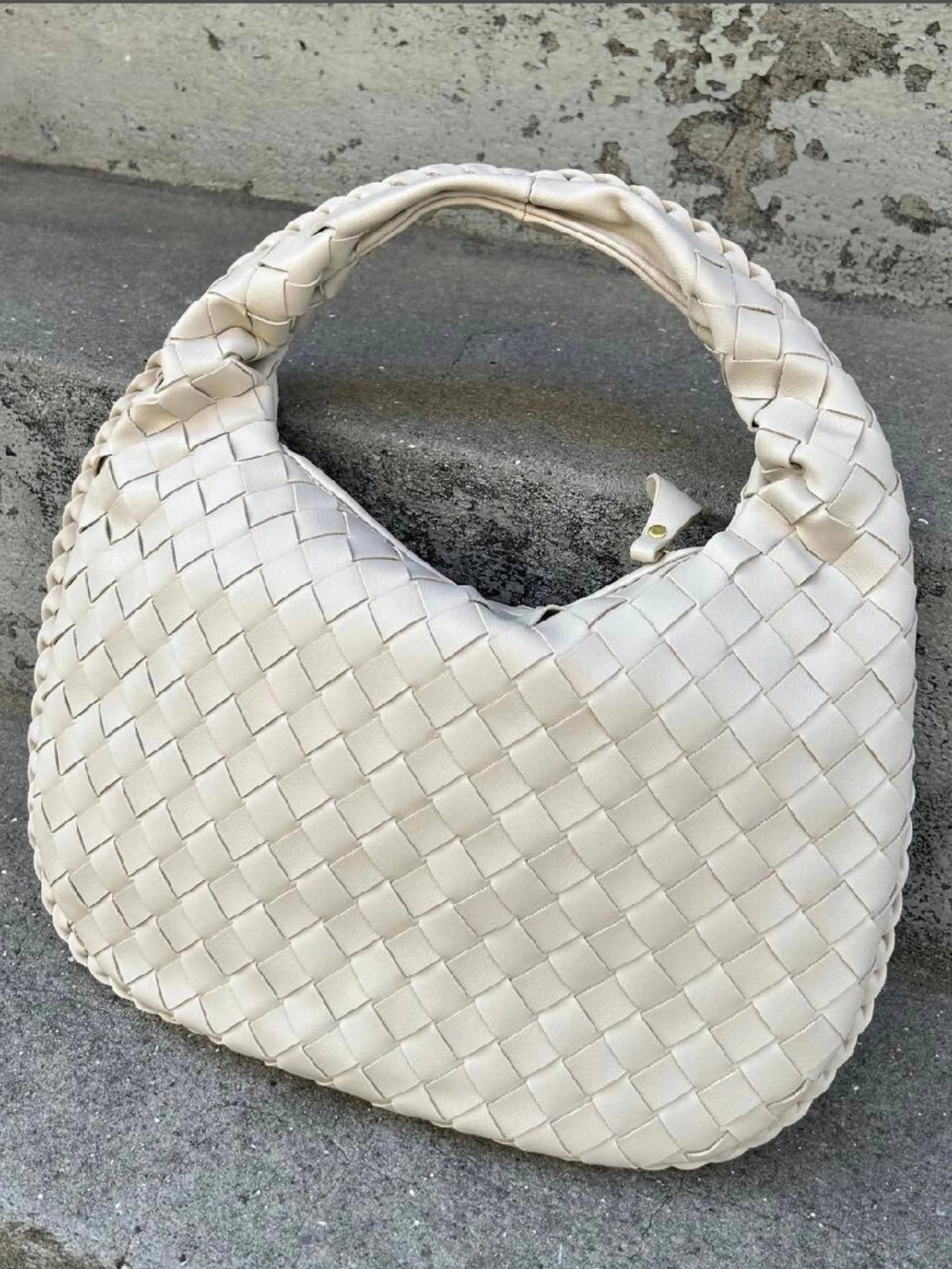 Vaeslyn | Luxe Black Woven Leather Handbag – Elegant & Timeless - in Black | Arvea Bags