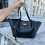 Vegan Leather Shopper Bag – Spacious Structured Tote with Minimalist Design - in Black | Arvea Bags
