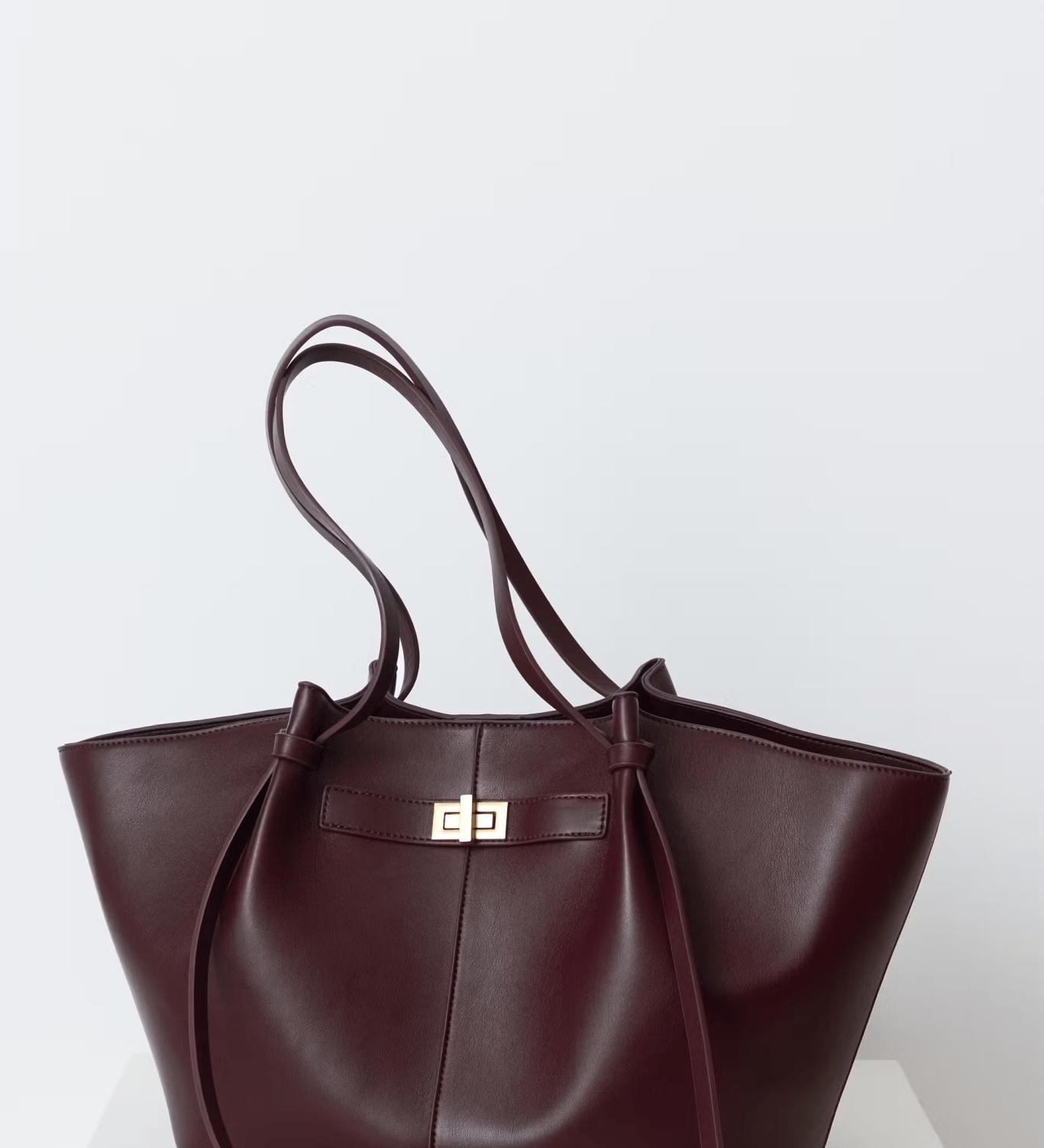 Vegan Leather Shopper Bag – Spacious Structured Tote with Minimalist Design - in Burgundy | Arvea Bags