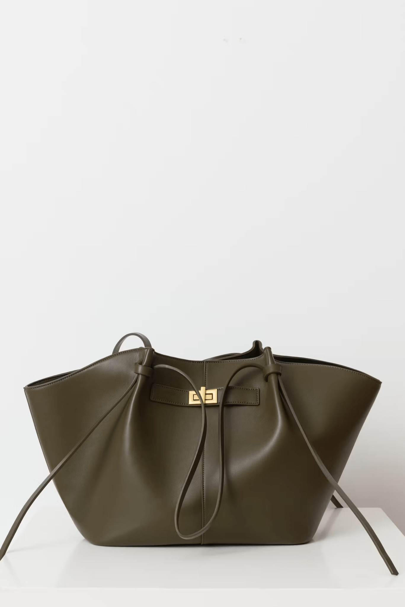 Vegan Leather Shopper Bag – Spacious Structured Tote with Minimalist Design - in Dark Green | Arvea Bags