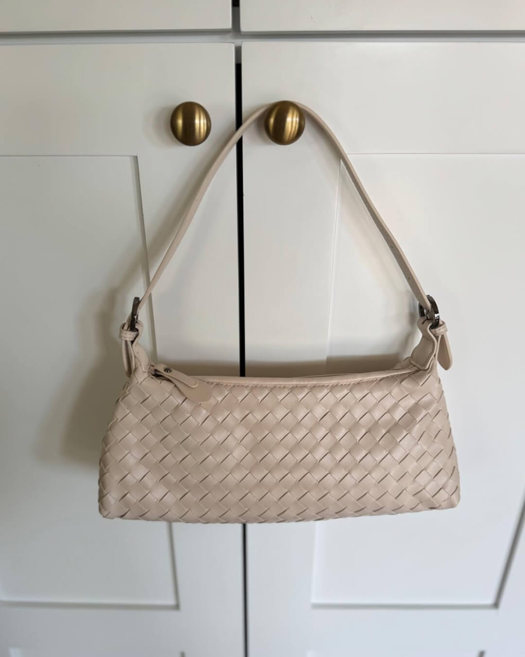 Vegan Leather Woven Shoulder Bag – Elegant Handbag with Adjustable Strap - in Black | Arvea Bags