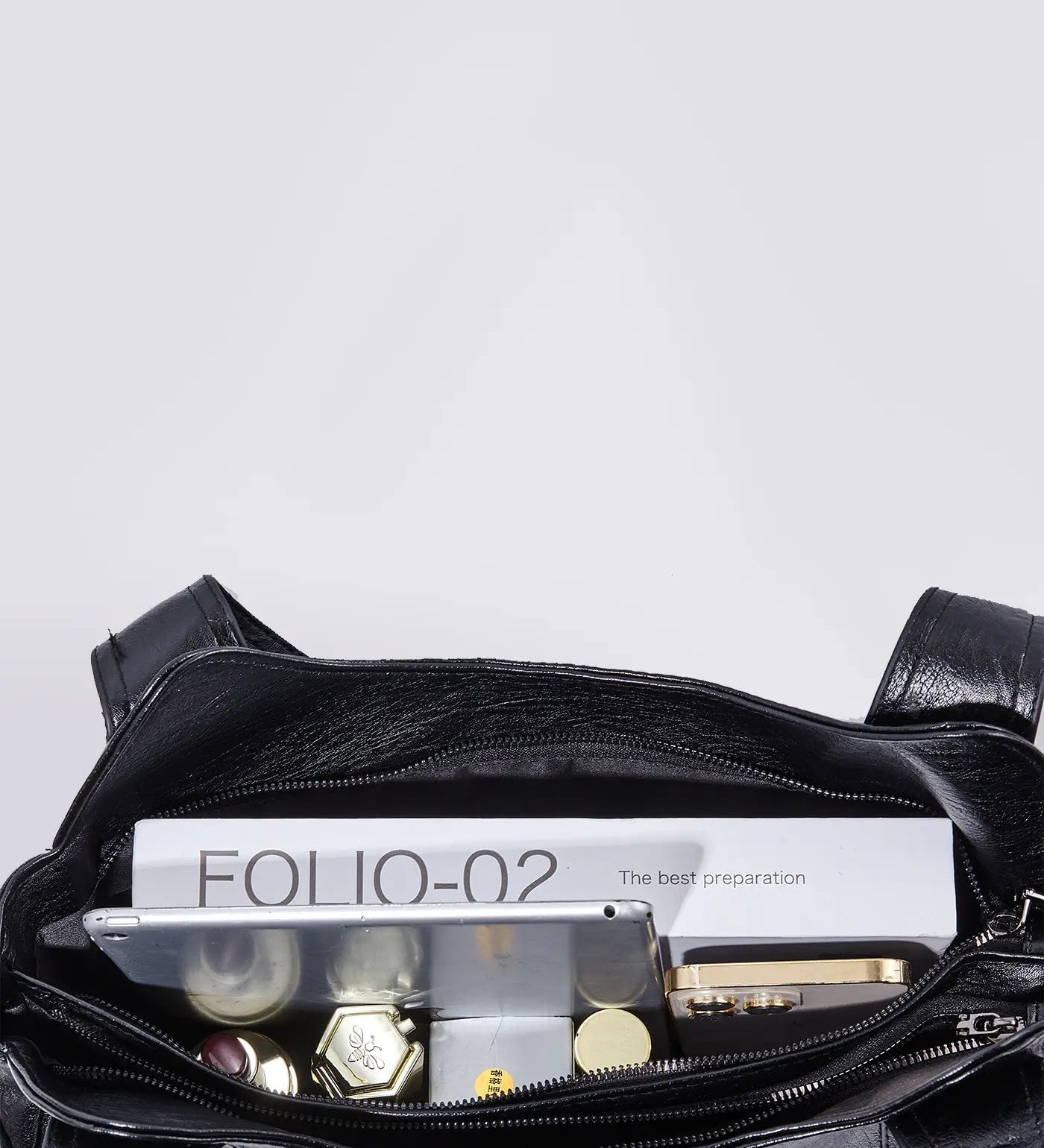 Vicky | Classic Multi - Pocket Shoulder Bag – Stylish & Versatile for Everyday Use - in Black | Arvea Bags