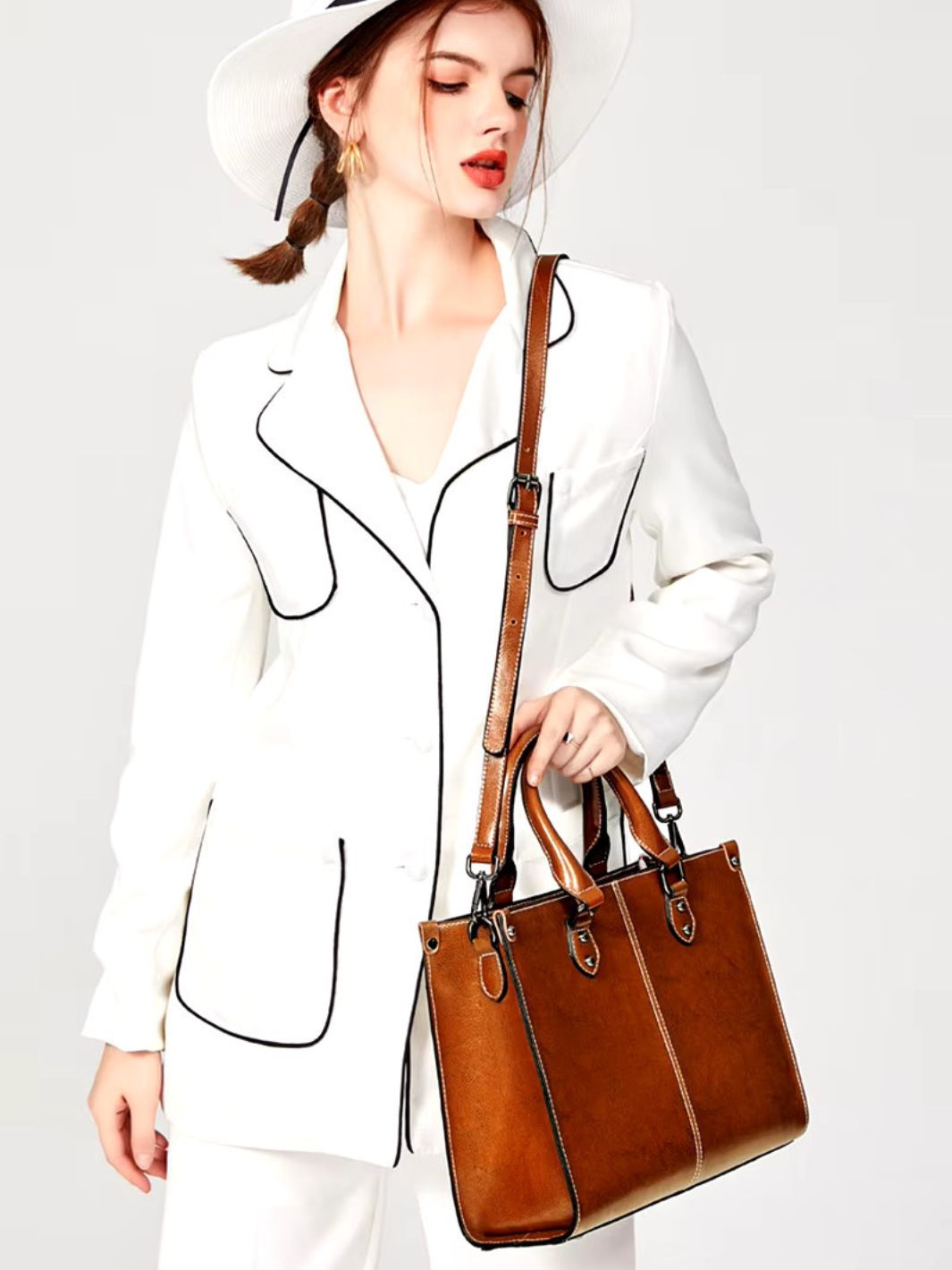 Vintage - Style Camel Leather Tote Bag – Professional & Timeless - in Camel | Arvea Bags