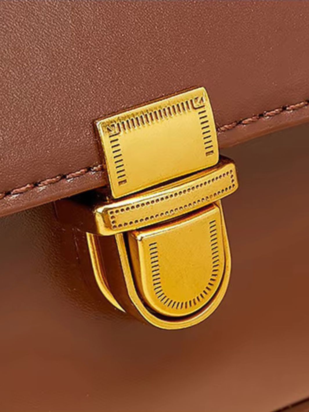 Vivienne Retro Baguette Bag – Structured Leather Shoulder Purse - in Brown | Arvea Bags