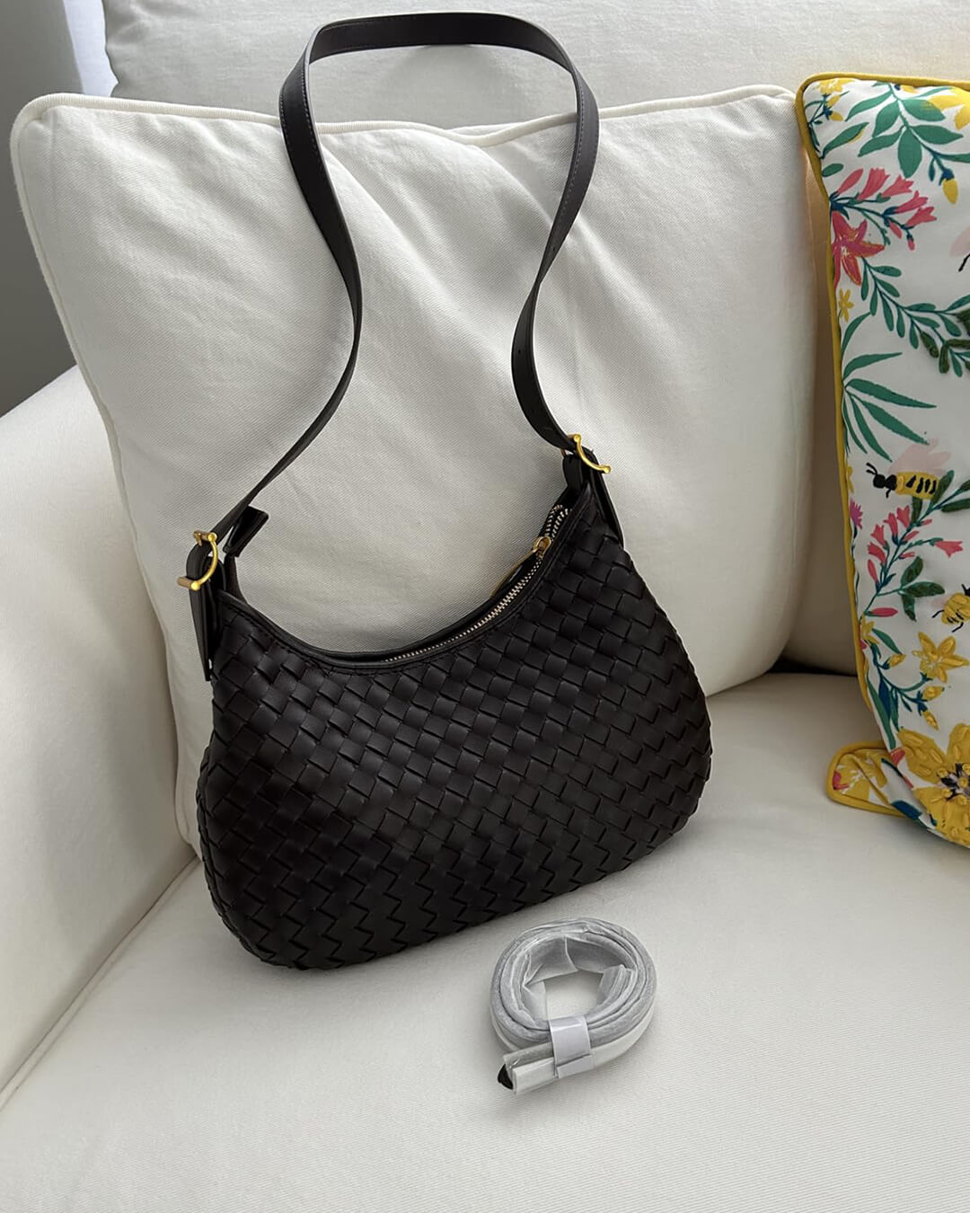 Woven Tote Bag with Zip Closure – Elegant Vegan Leather Shoulder Handbag - in Black | Arvea Bags