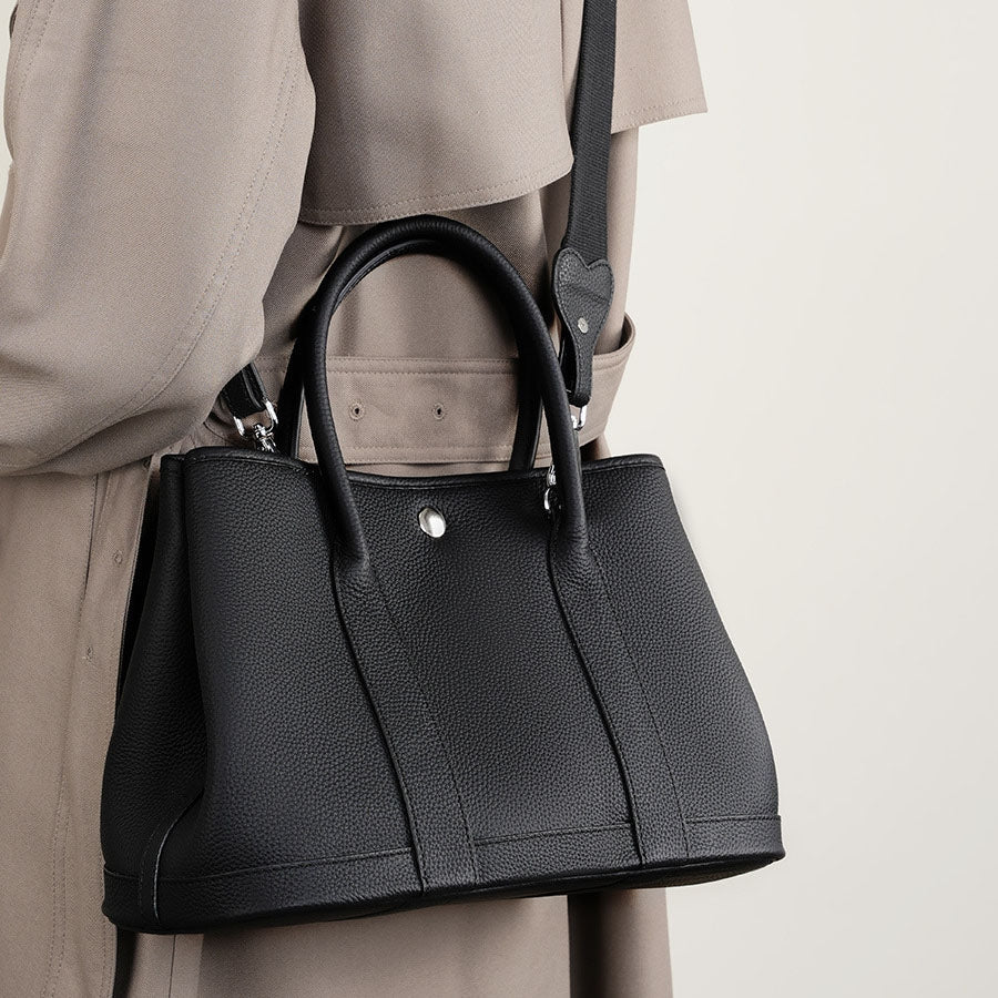 Zelindra | Black Leather Handbag – Classic & Sophisticated - in Black | Arvea Bags