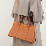 Zelindra | Black Leather Handbag – Classic & Sophisticated - in Black | Arvea Bags