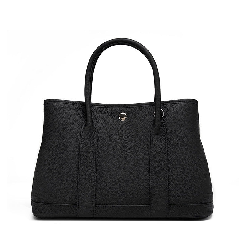 Zelindra | Black Leather Handbag – Classic & Sophisticated - in Black | Arvea Bags